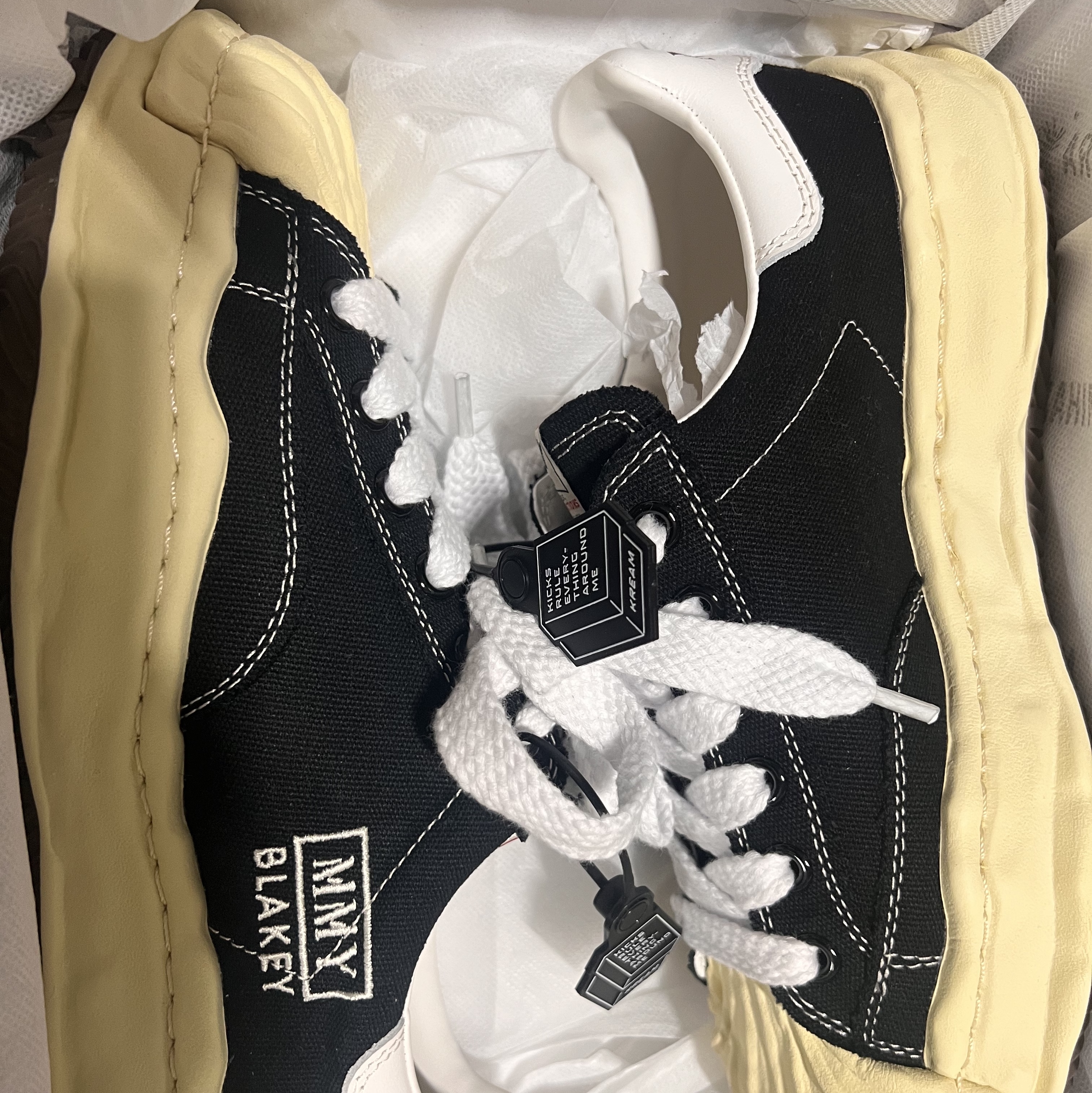 Maison Mihara Yasuhiro Blakey VL OG Sole Canvas Low-top Sneakers Black 착용 스타일