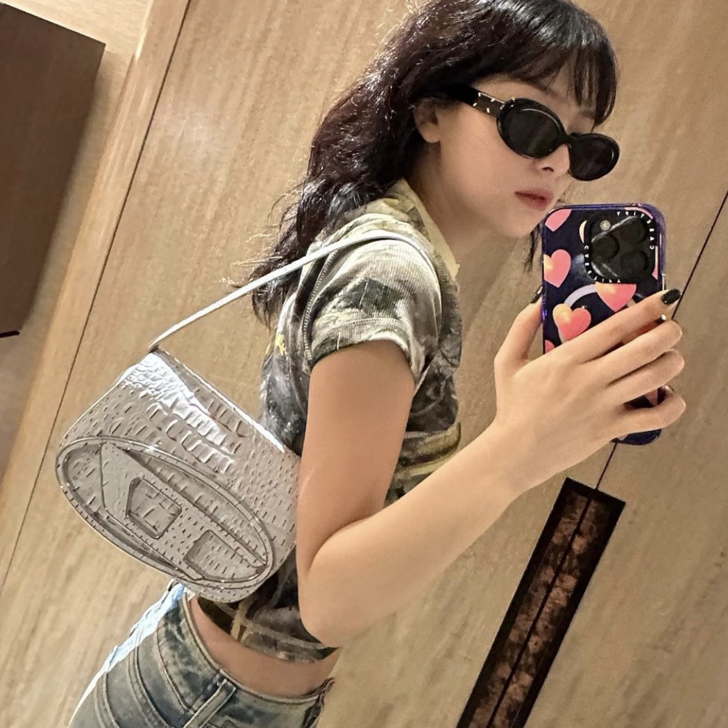 Gentle Monster x Maison Margiela MM005 Black Black 착용 스타일