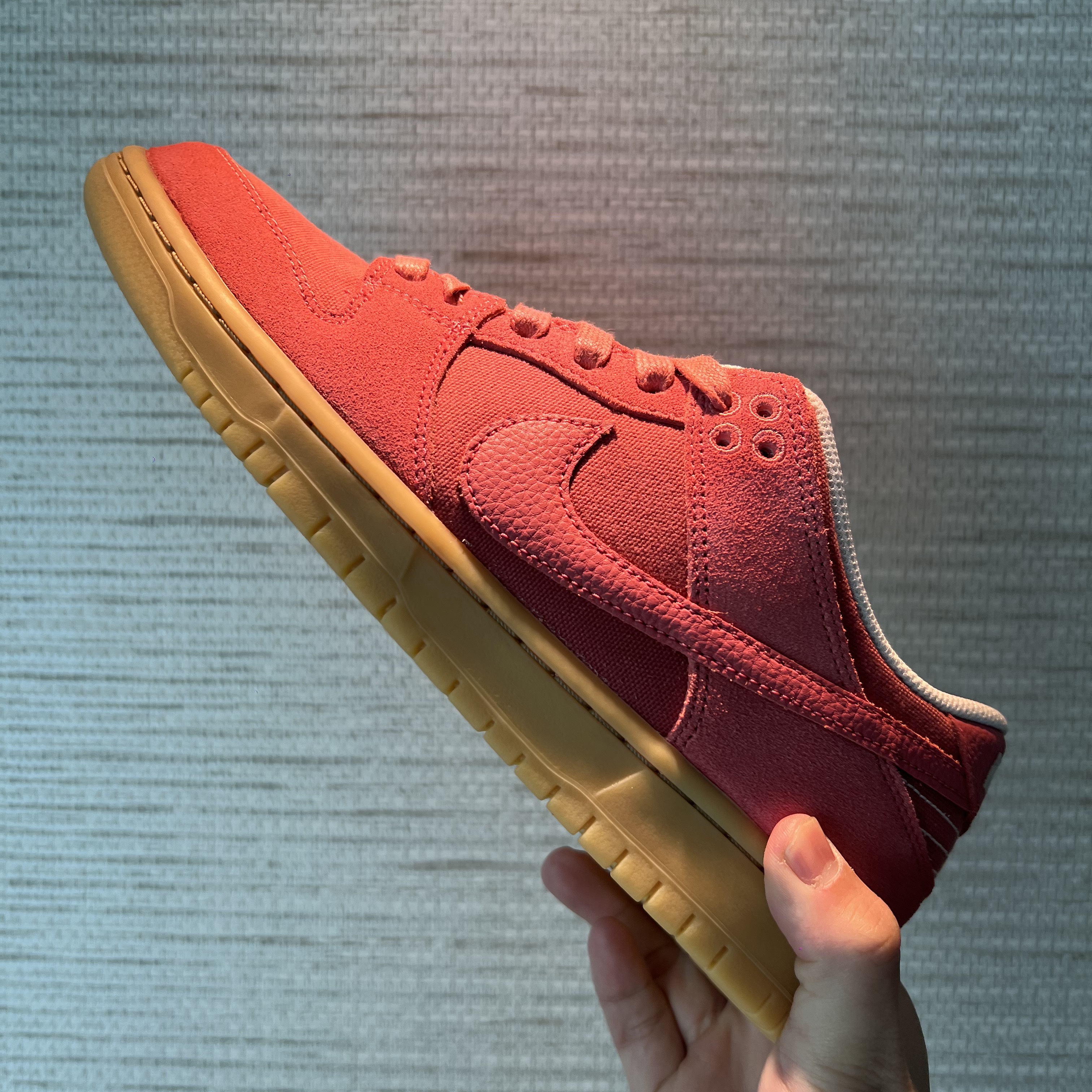 Nike SB Dunk Low Adobe 착용 스타일