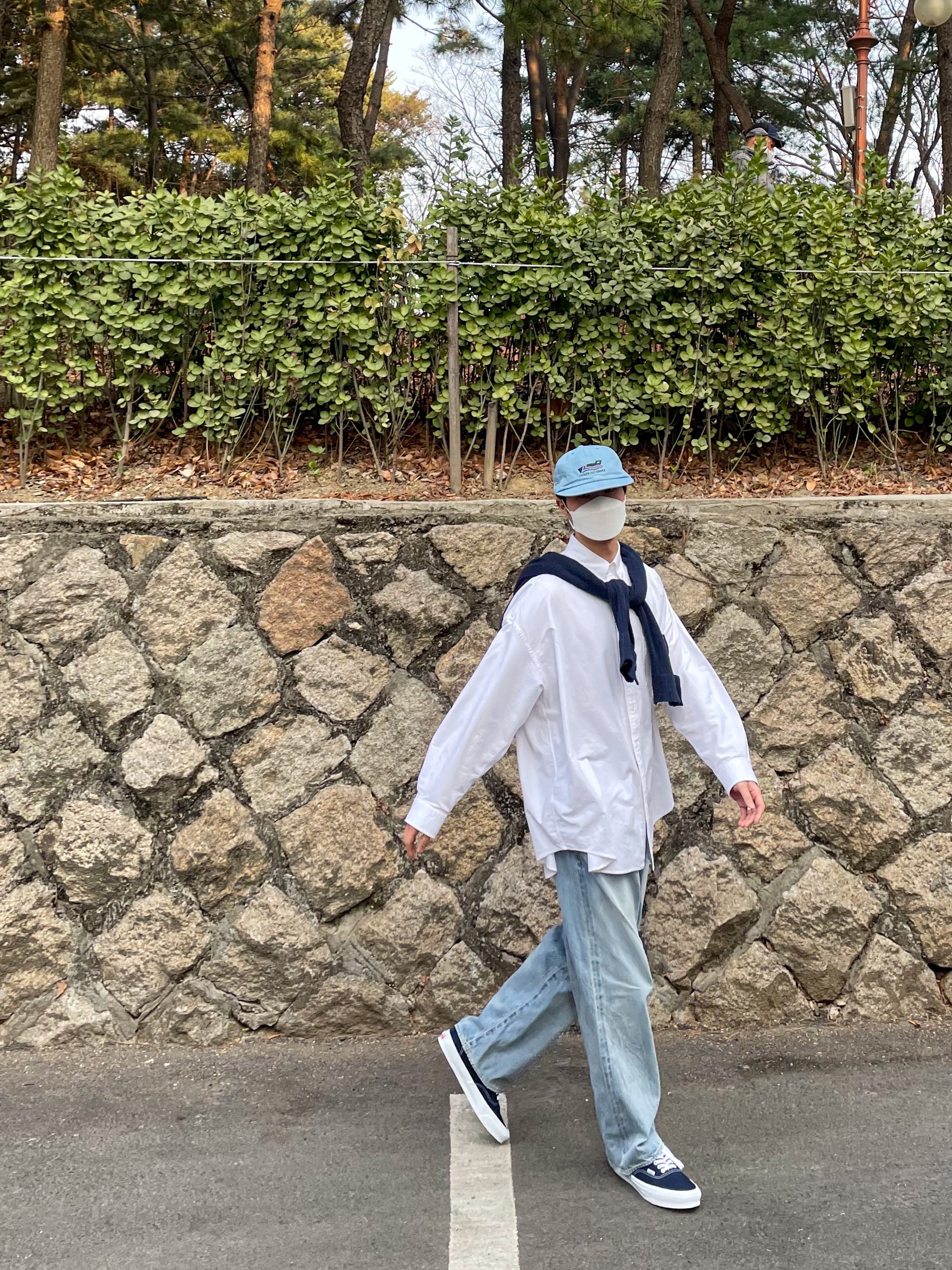 Comoli 5P Denim Pants Bleach - 23SS, Vans Vault OG Authentic LX Navy 착용 스타일 - 2