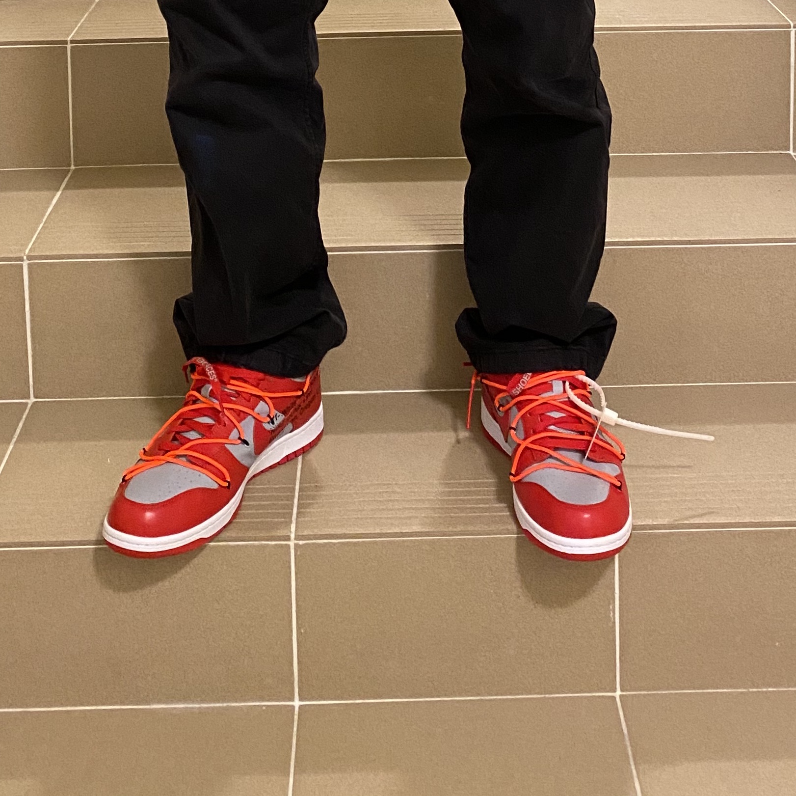 Nike x Off-White Dunk Low University Red 착용 스타일
