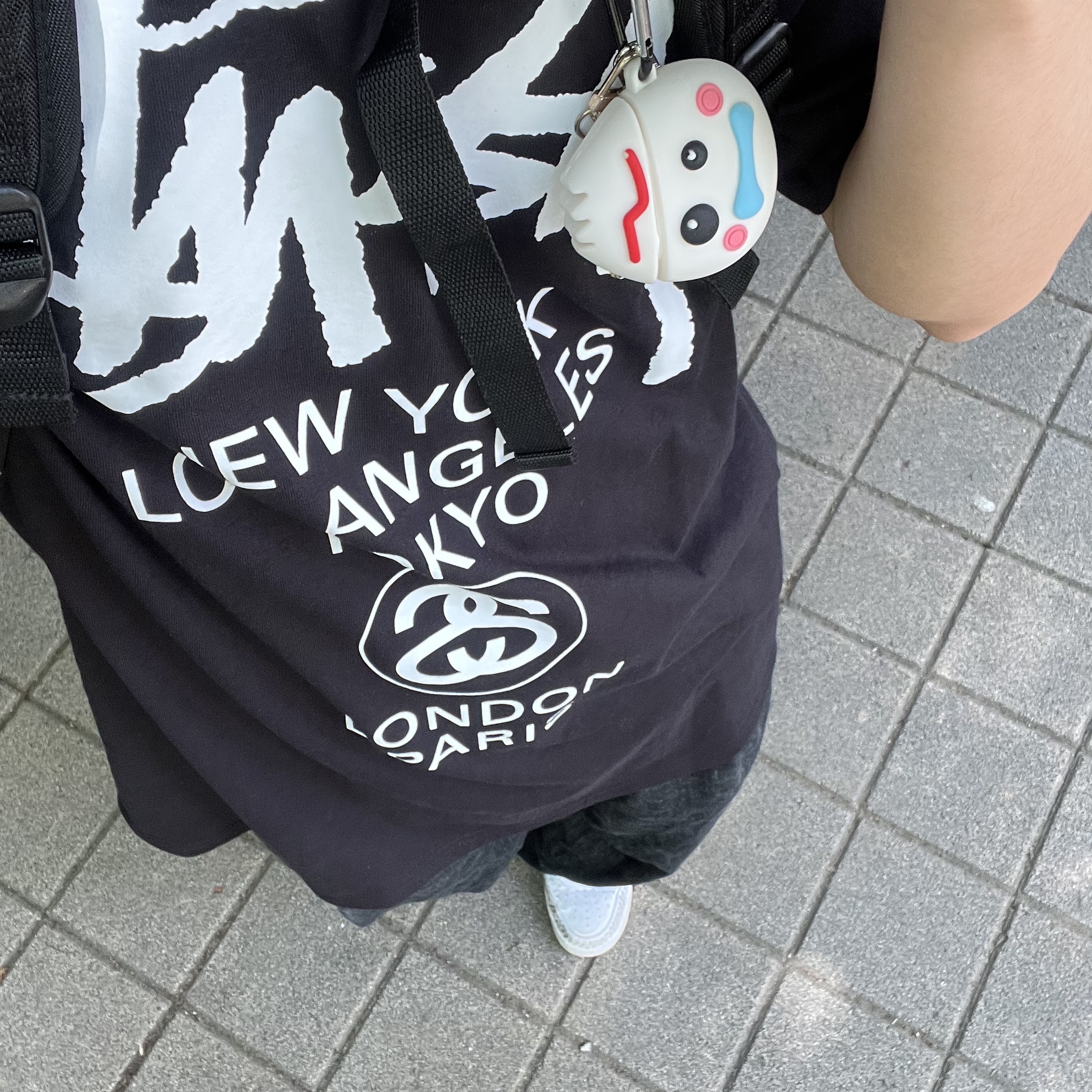 Stussy World Tour T-Shirt Black 착용 스타일