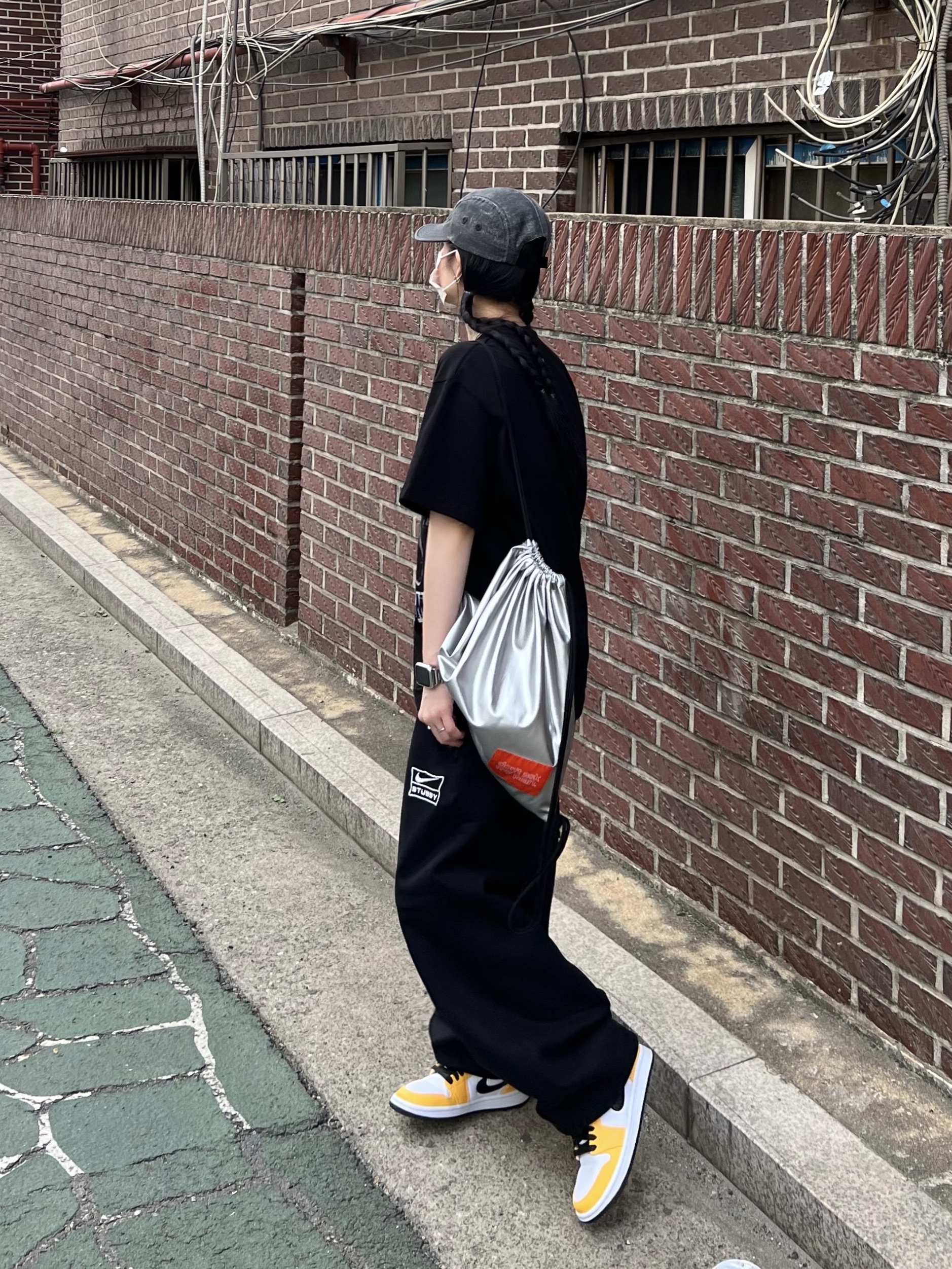 (W) Jordan 1 Low SE Laser Orange, Nike x Stussy NRG RA Washed Fleece Pants Black (DN4030-010) 착용 스타일 - 2