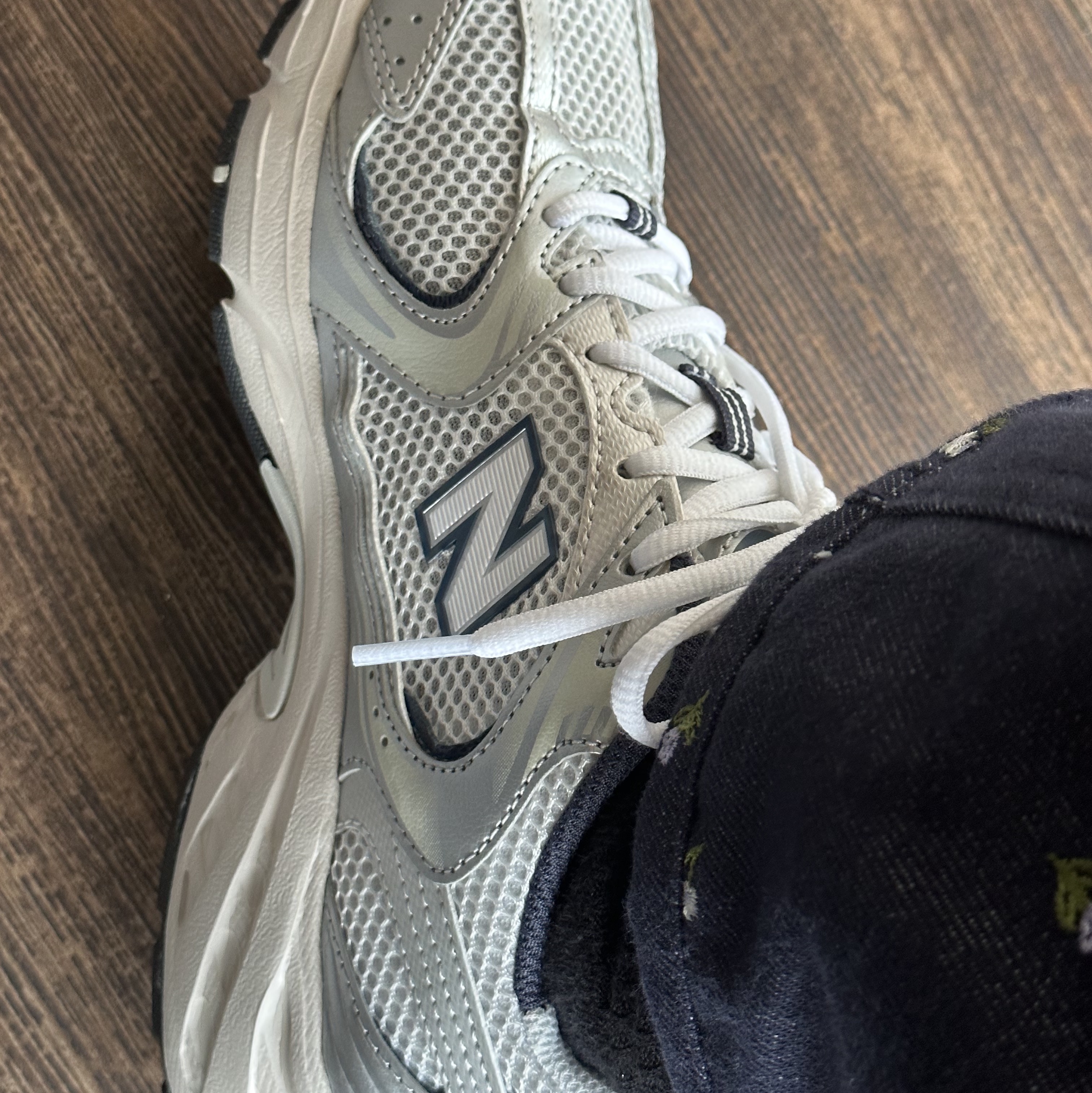 New Balance 530 Steel Grey 착용 스타일