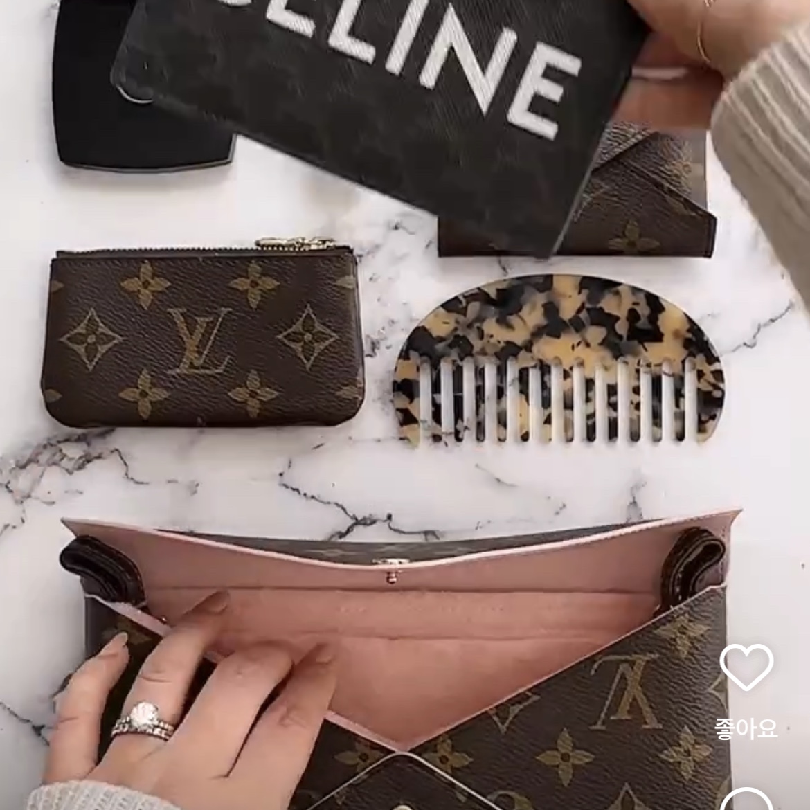 Louis Vuitton Kirigami Pochette Monogram 착용 스타일 - 2