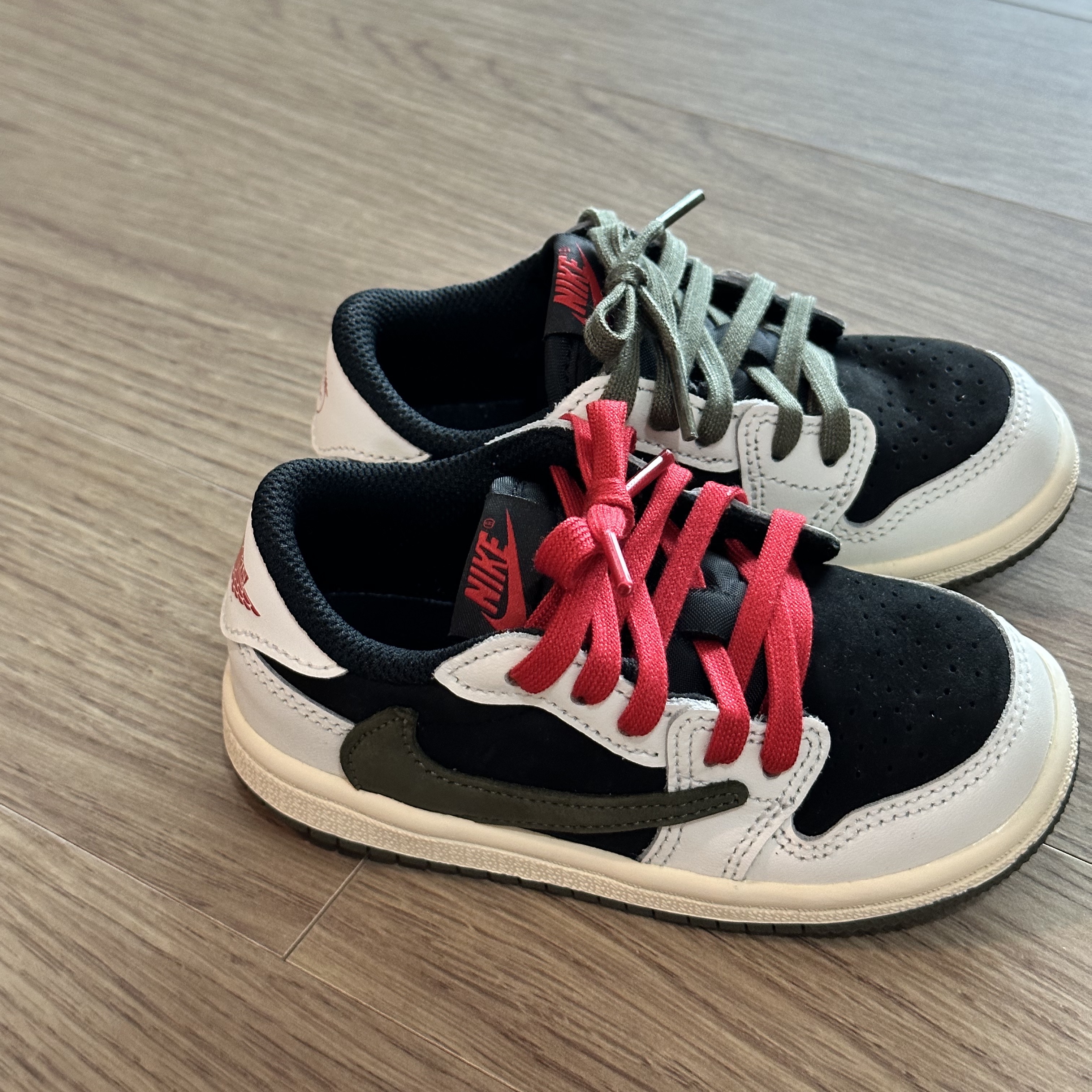 (TD) Jordan 1 x Travis Scott Retro Low OG SP Medium Olive 착용 스타일