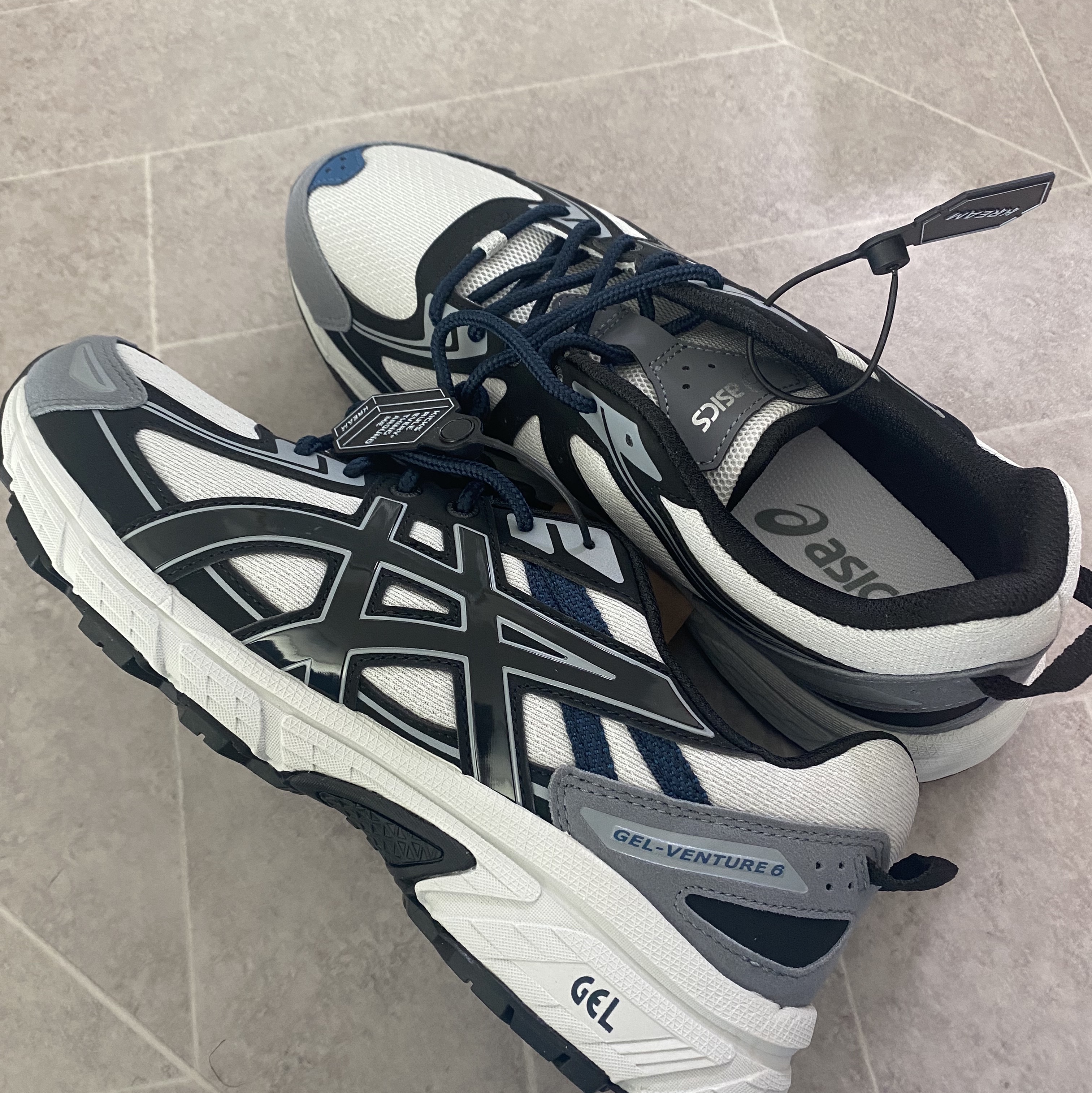 Asics Gel-Venture 6 SPS Glacier Grey 착용 스타일