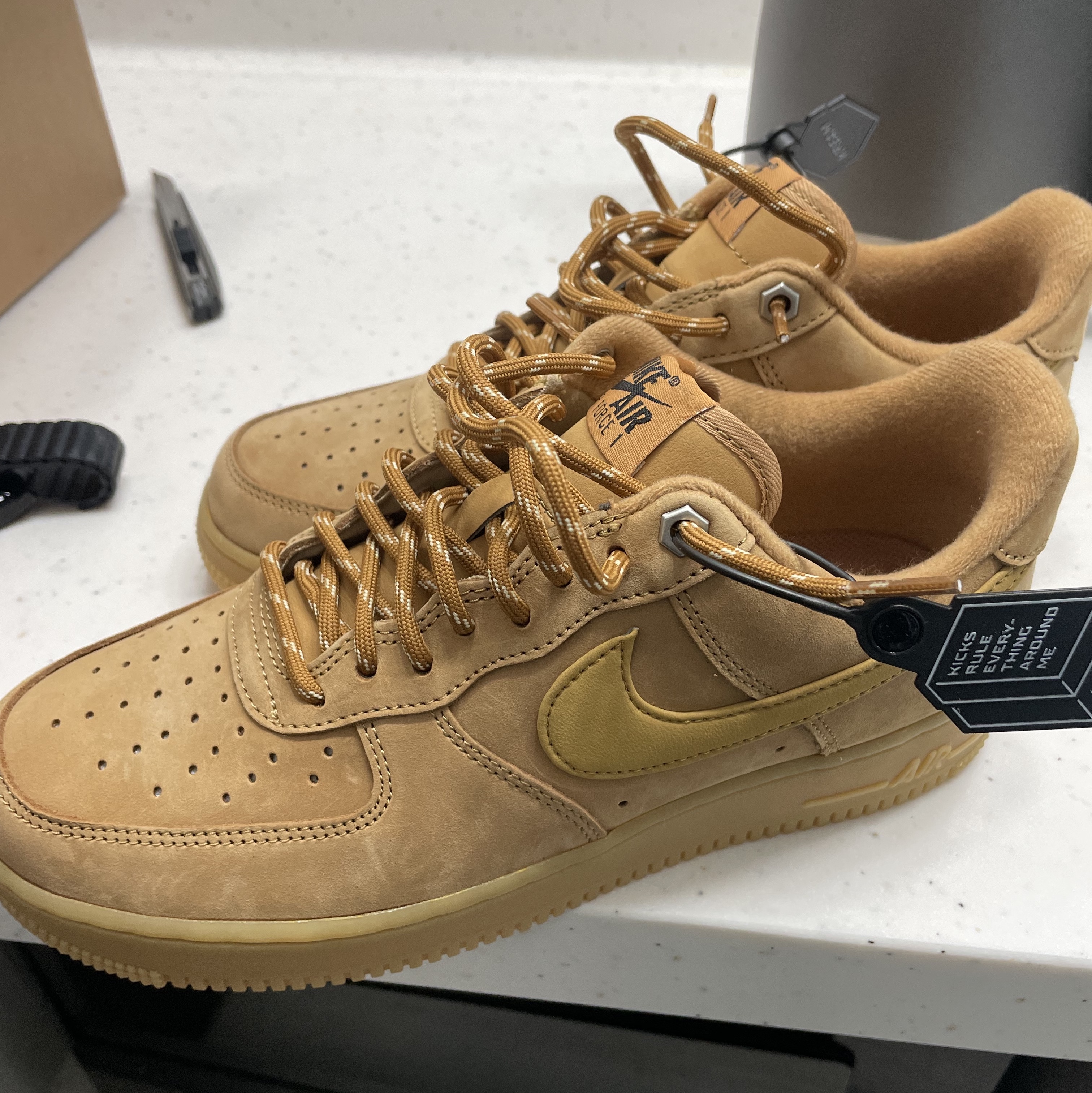Nike Air Force 1 '07 WB Flax 착용 스타일