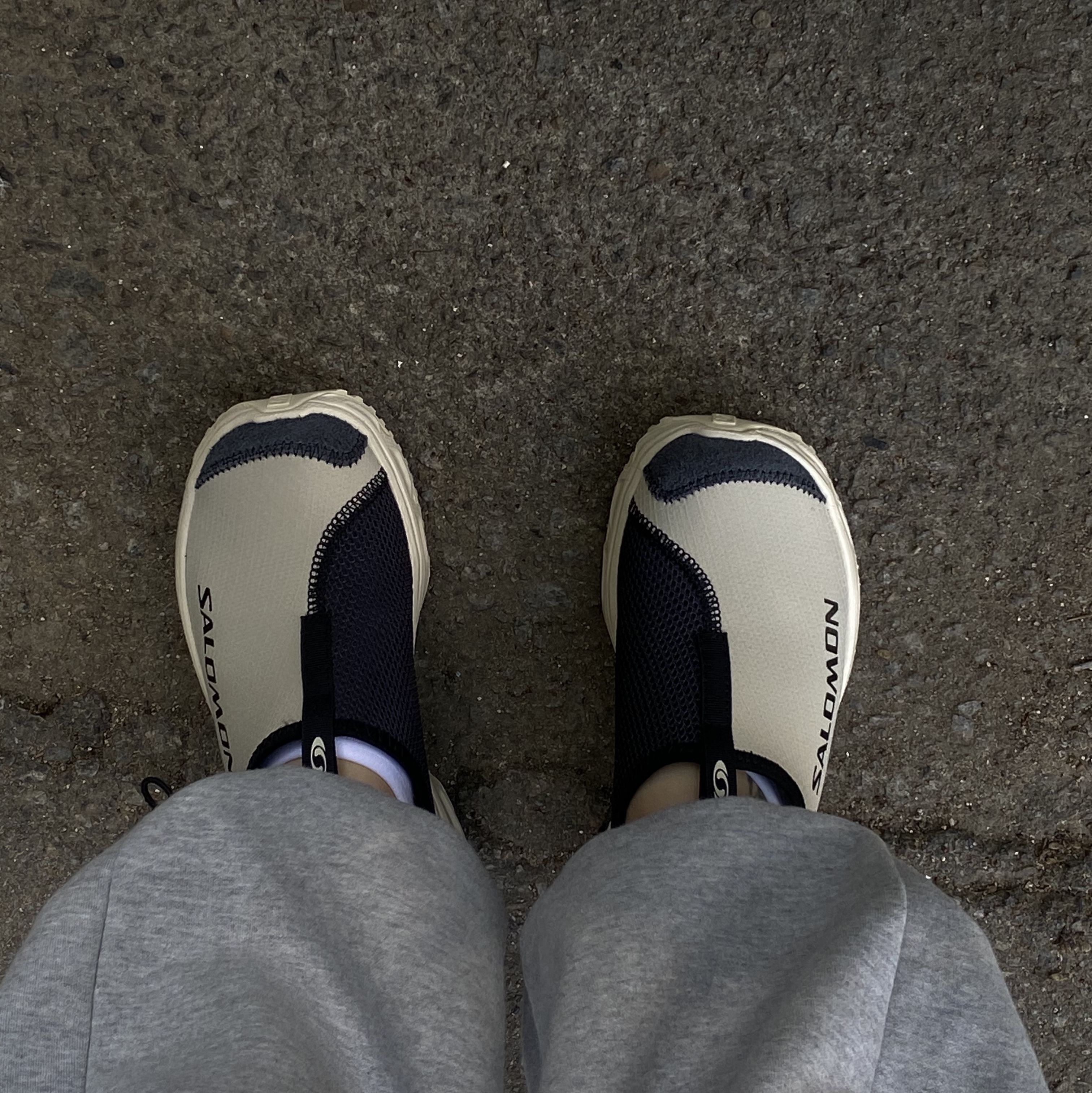 Salomon RX Slide 3.0 Bleached Sand 착용 스타일