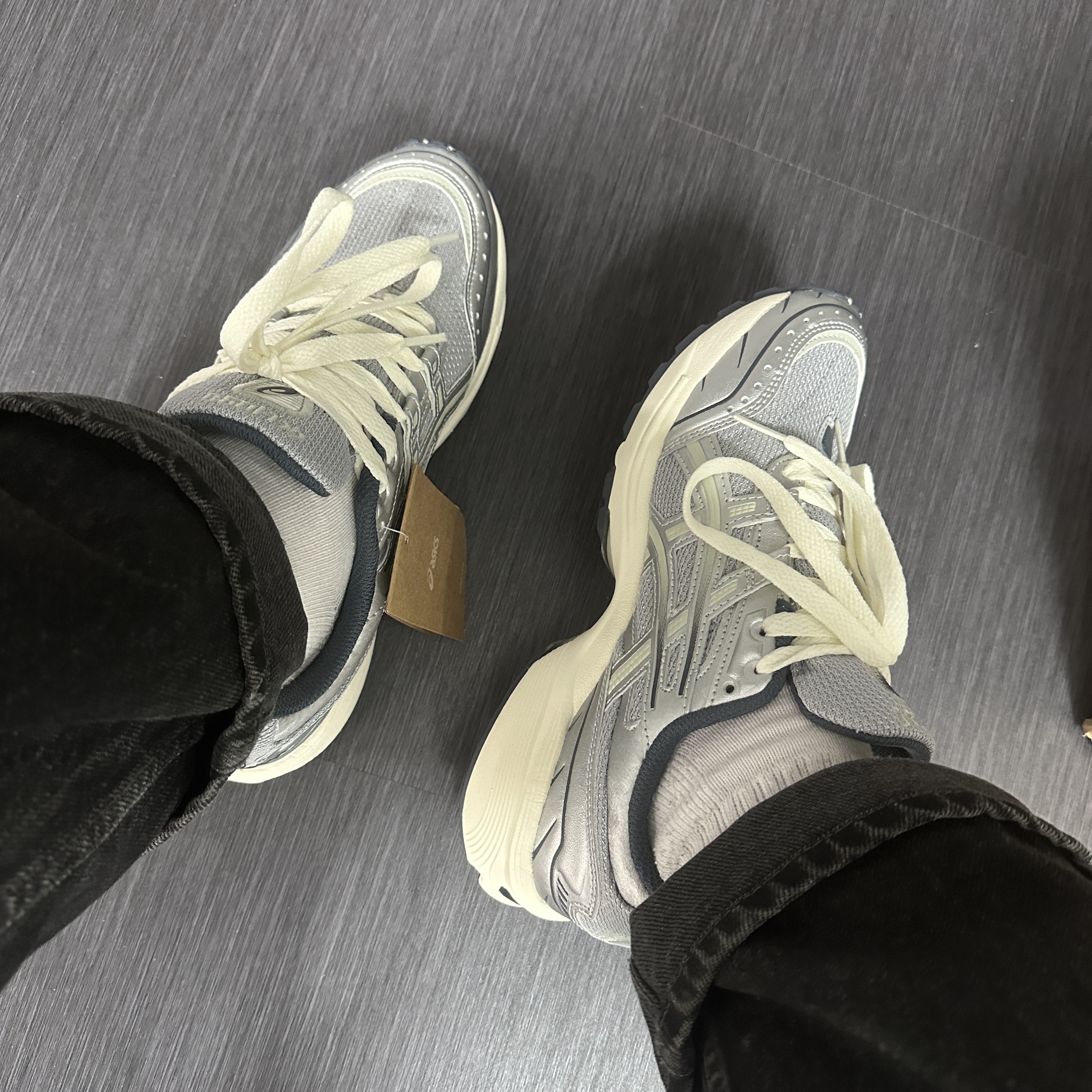 Asics Gel-1090 Piedmont Grey 착용 스타일