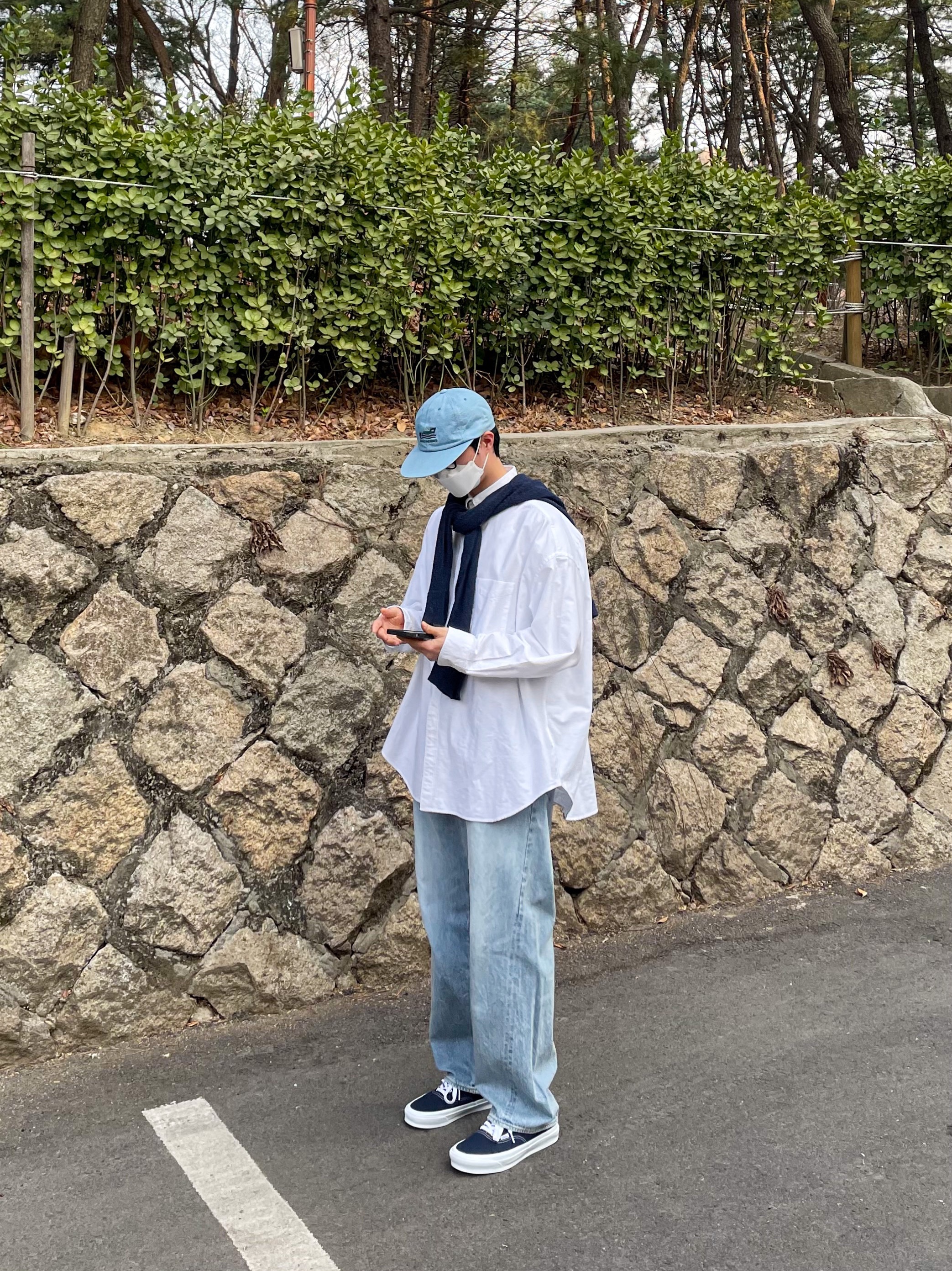 Comoli 5P Denim Pants Bleach - 23SS, Vans Vault OG Authentic LX Navy 착용 스타일 - 1
