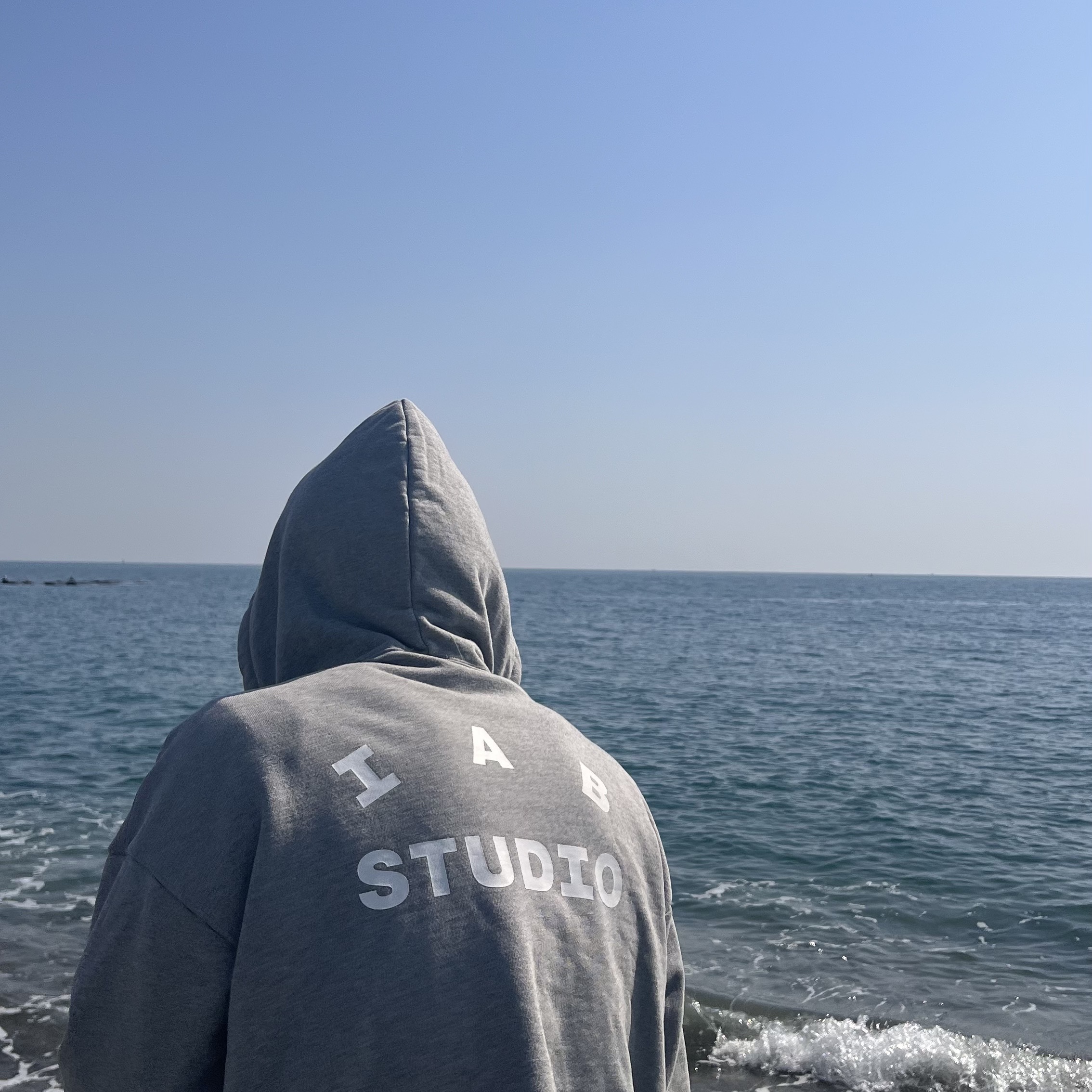 IAB Studio Zip-Up Hoodie Gray - 22FW 착용 스타일