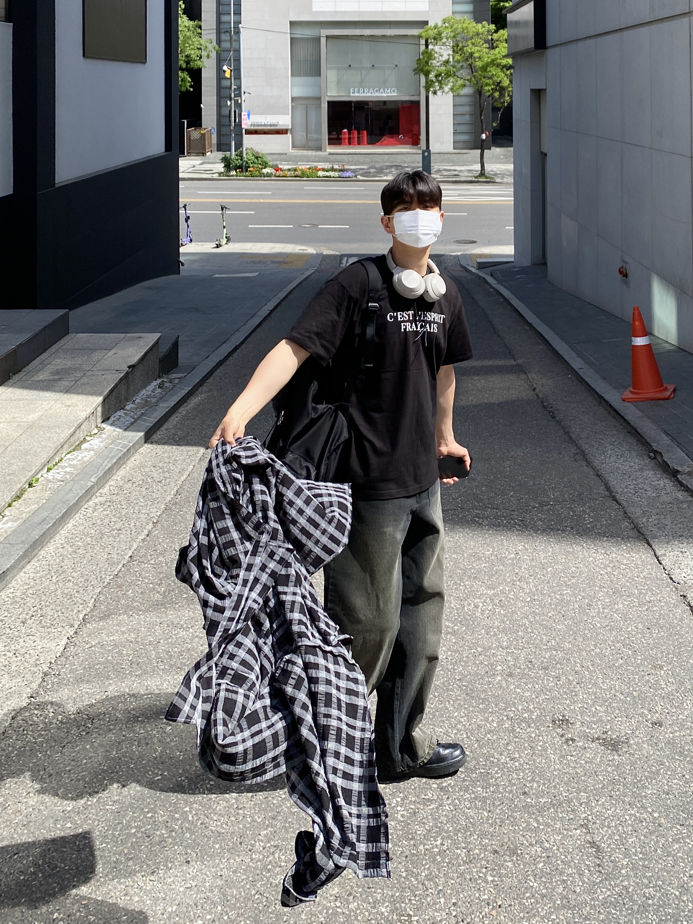 Nike x Supreme Air Force 1 Low Black 착용 스타일 - 4