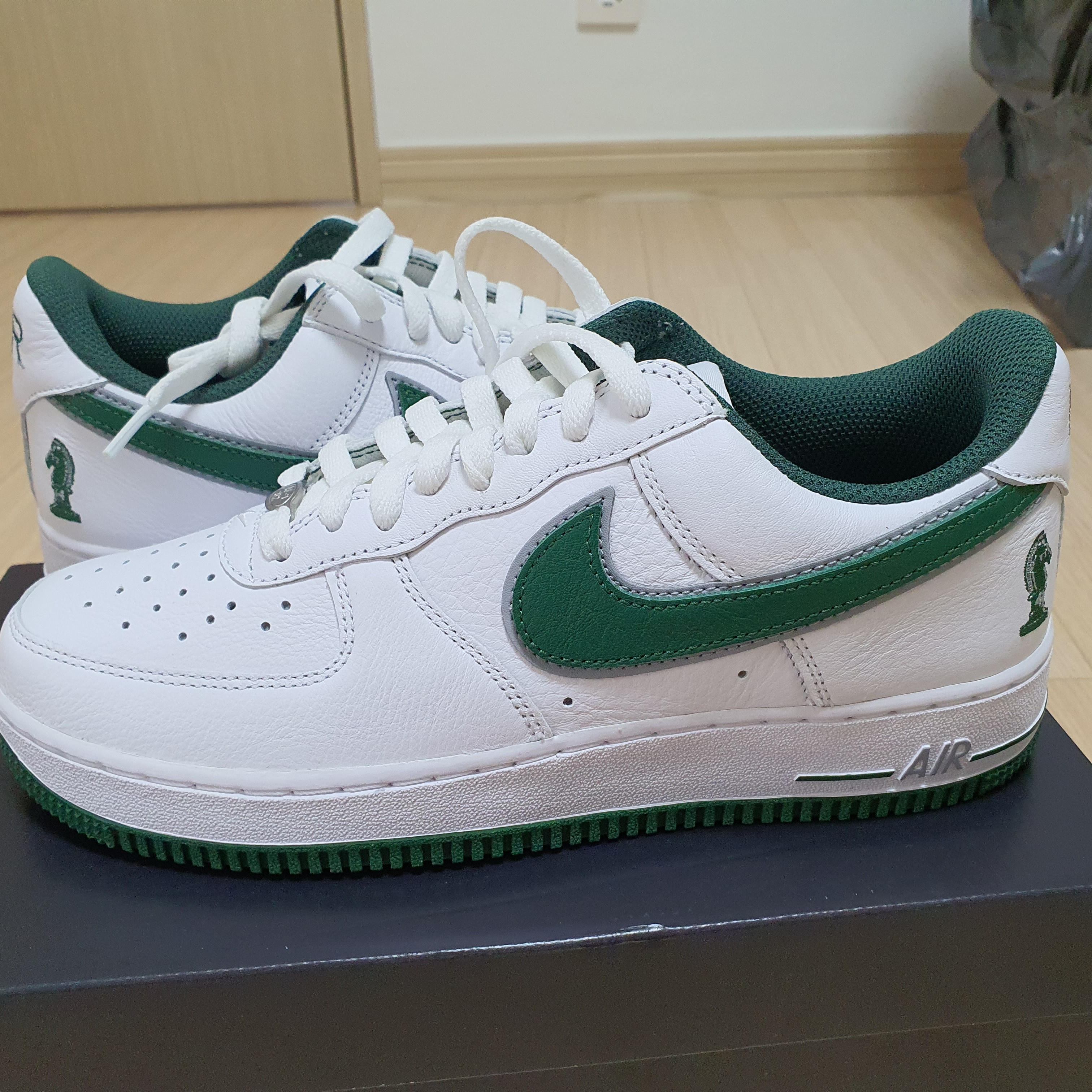 Nike Air Force 1 Low Four Horsemen 착용 스타일 - 2