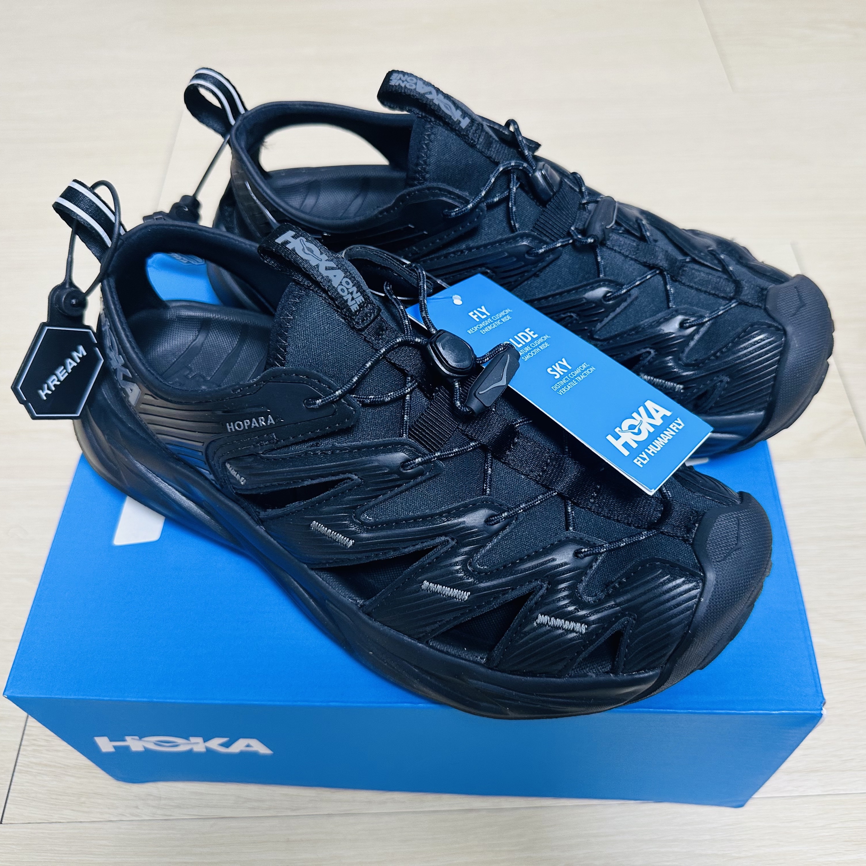 Hoka Hopara Black 착용 스타일