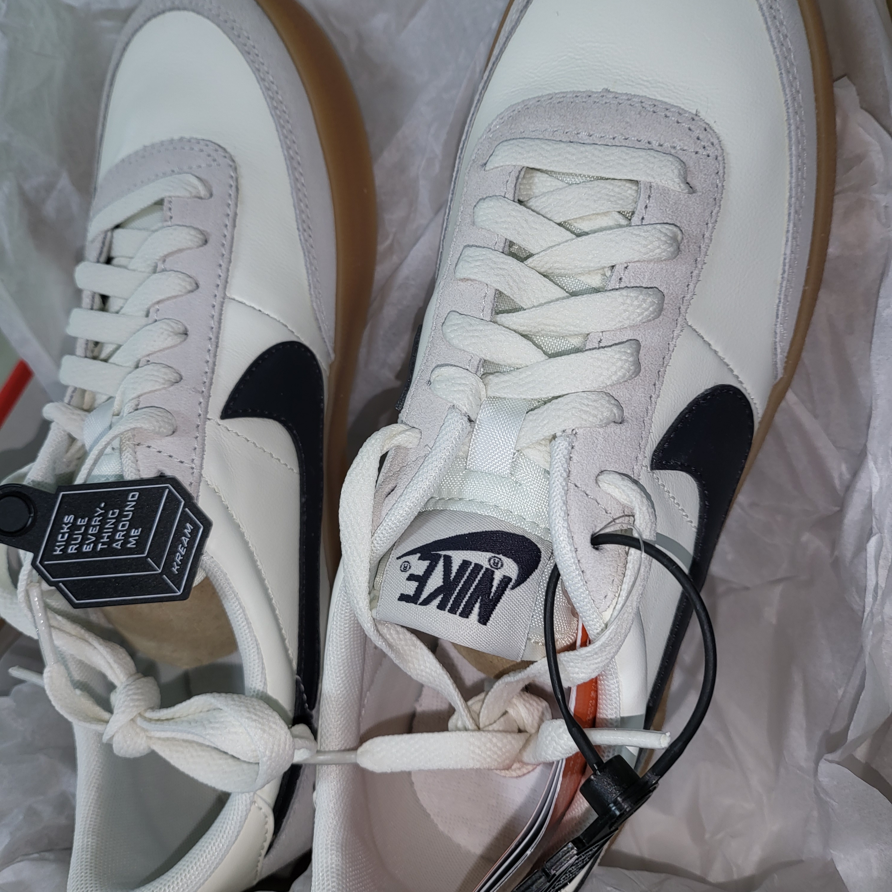 Nike Killshot 2 Leather Sail Oil Grey Gum 착용 스타일