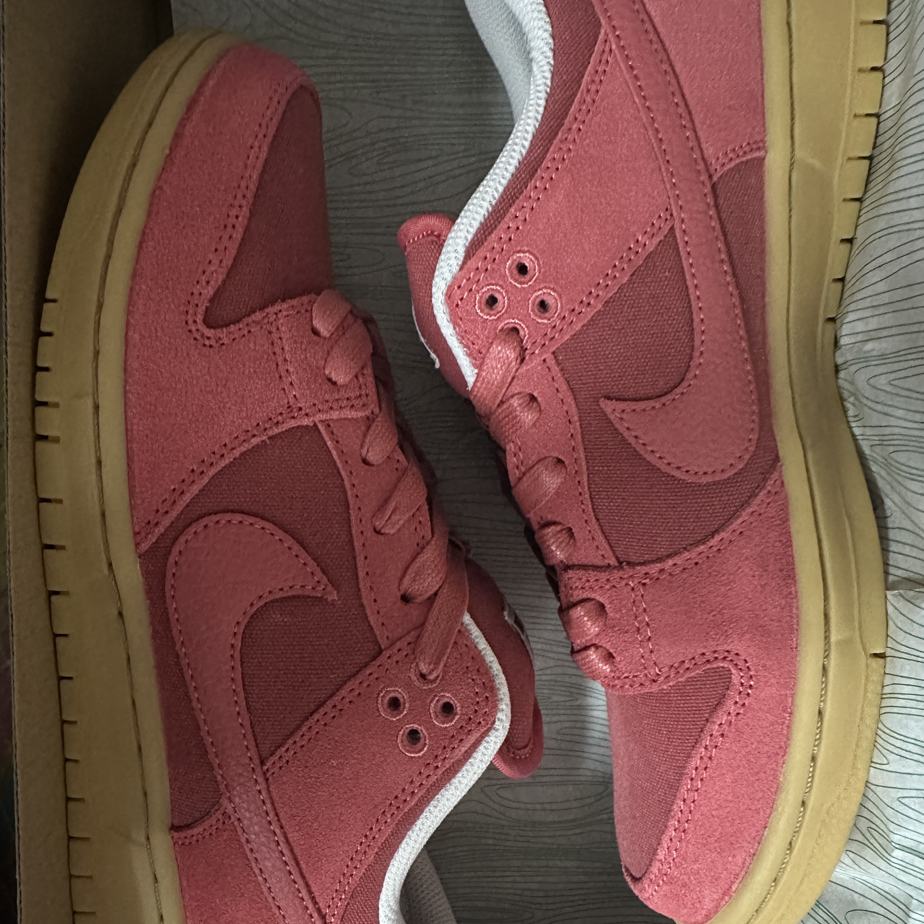 Nike SB Dunk Low Adobe 착용 스타일 - 2