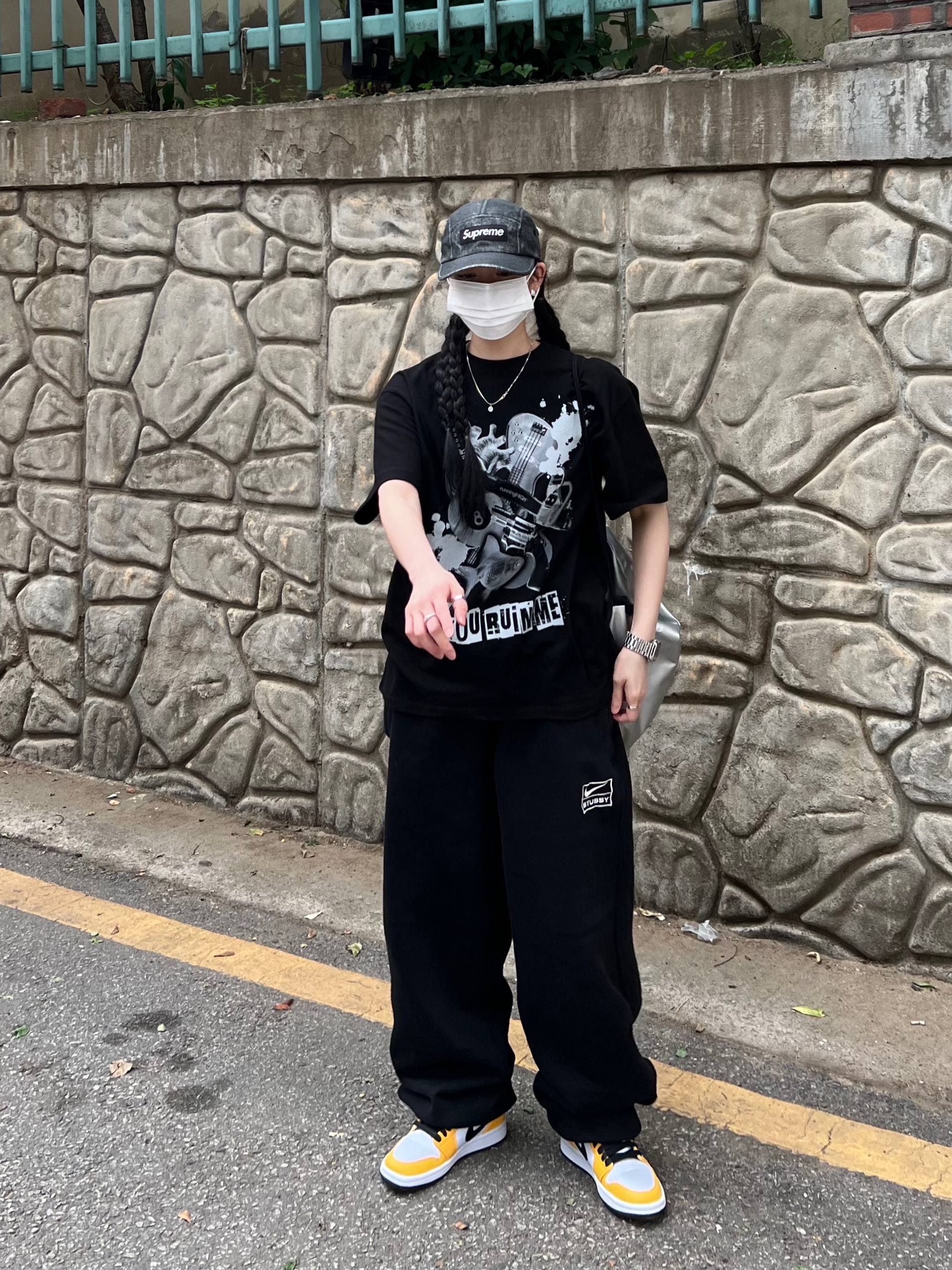 (W) Jordan 1 Low SE Laser Orange, Nike x Stussy NRG RA Washed Fleece Pants Black (DN4030-010) 착용 스타일 - 4