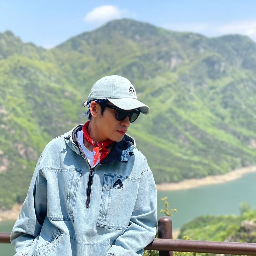 Supreme x Nike ACG Denim Pullover Washed Blue - 22FW, Supreme x Nike ACG Denim 6-Panel Washed Blue - 22FW 착용 스타일 - 1