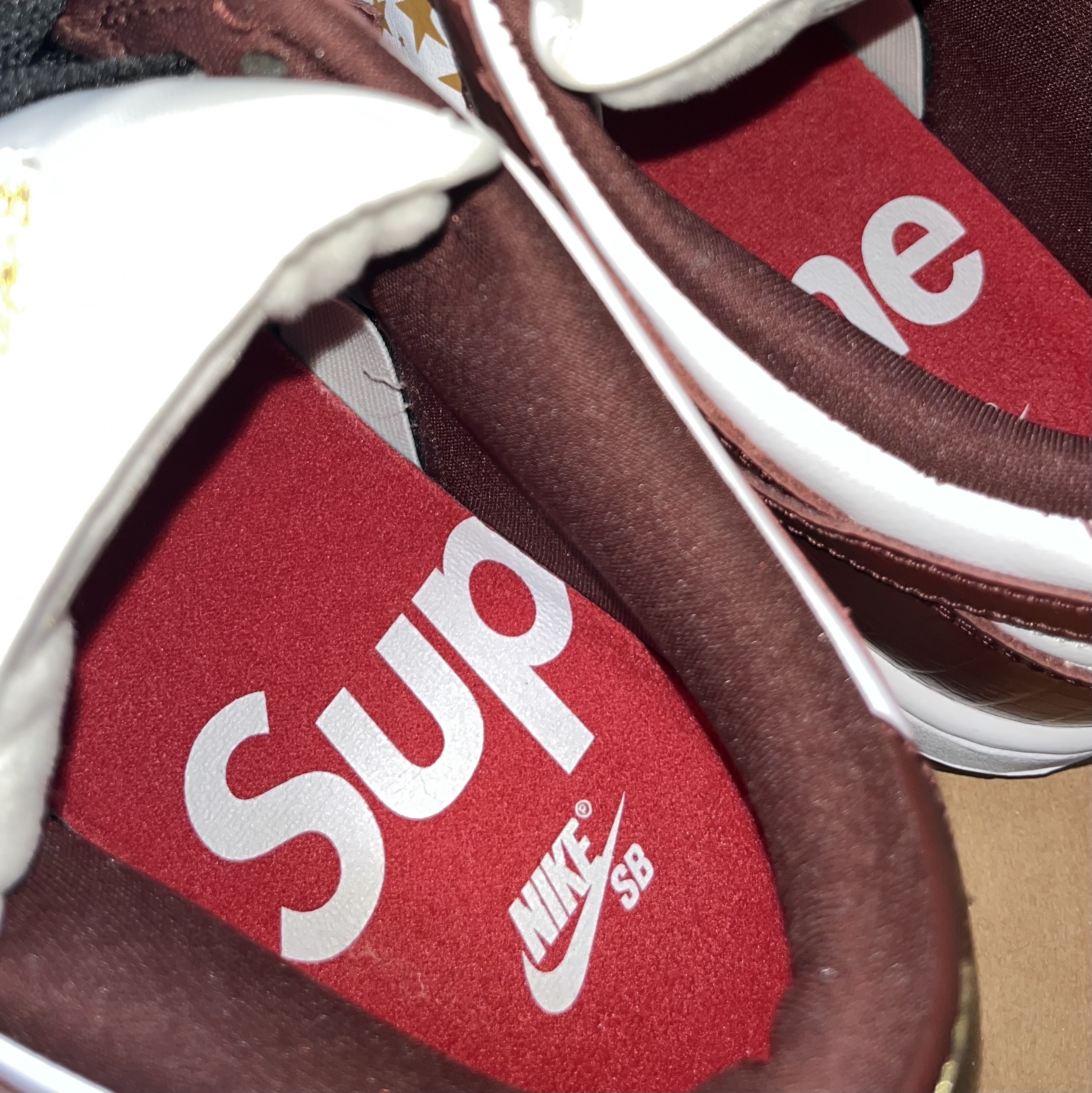Nike x Supreme SB Dunk Low Barkroot Brown 착용 스타일 - 3