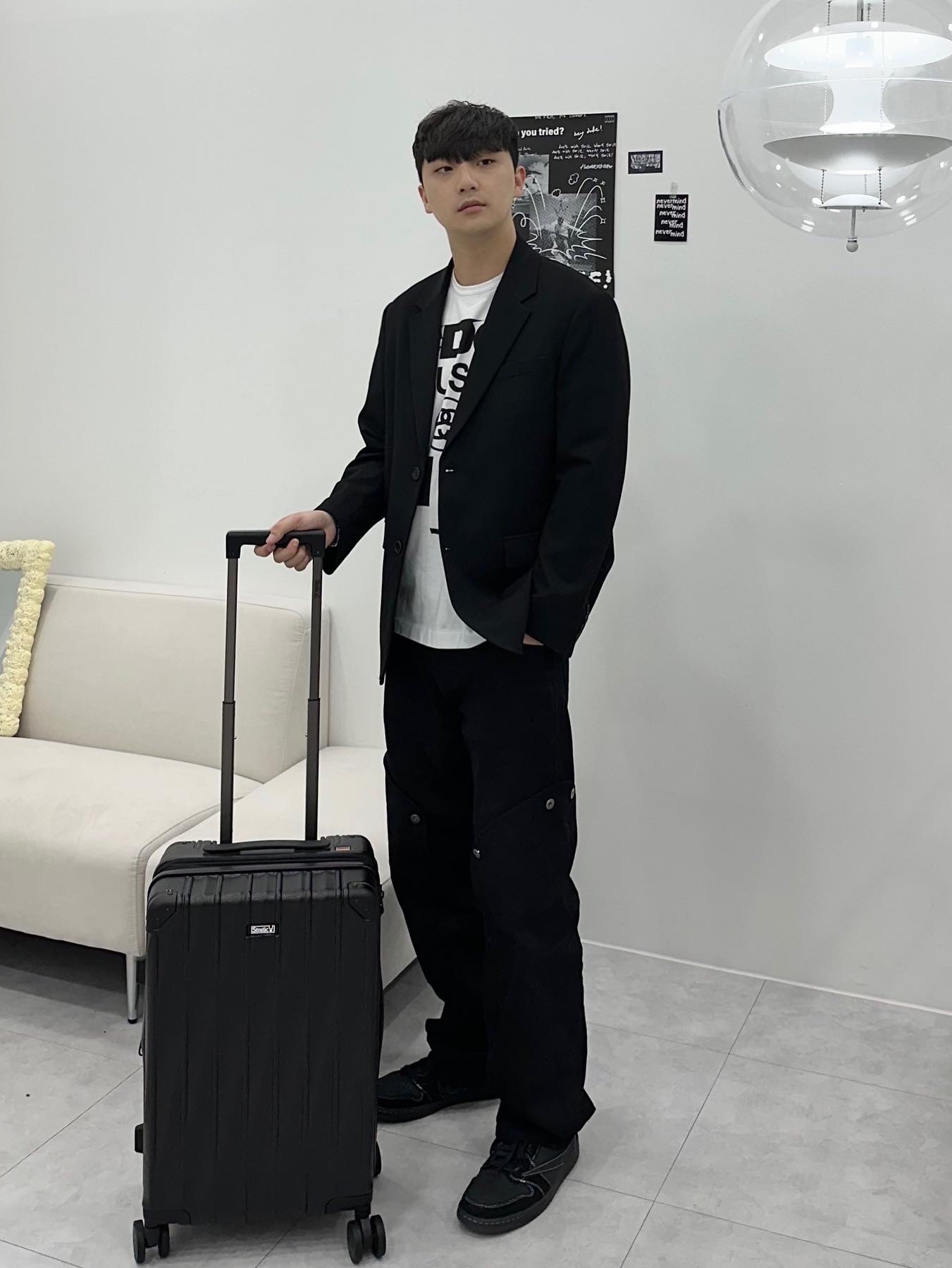 Jordan 1 x Travis Scott Retro Low OG SP Black Phantom, CDG x Stussy T-Shirt White 착용 스타일