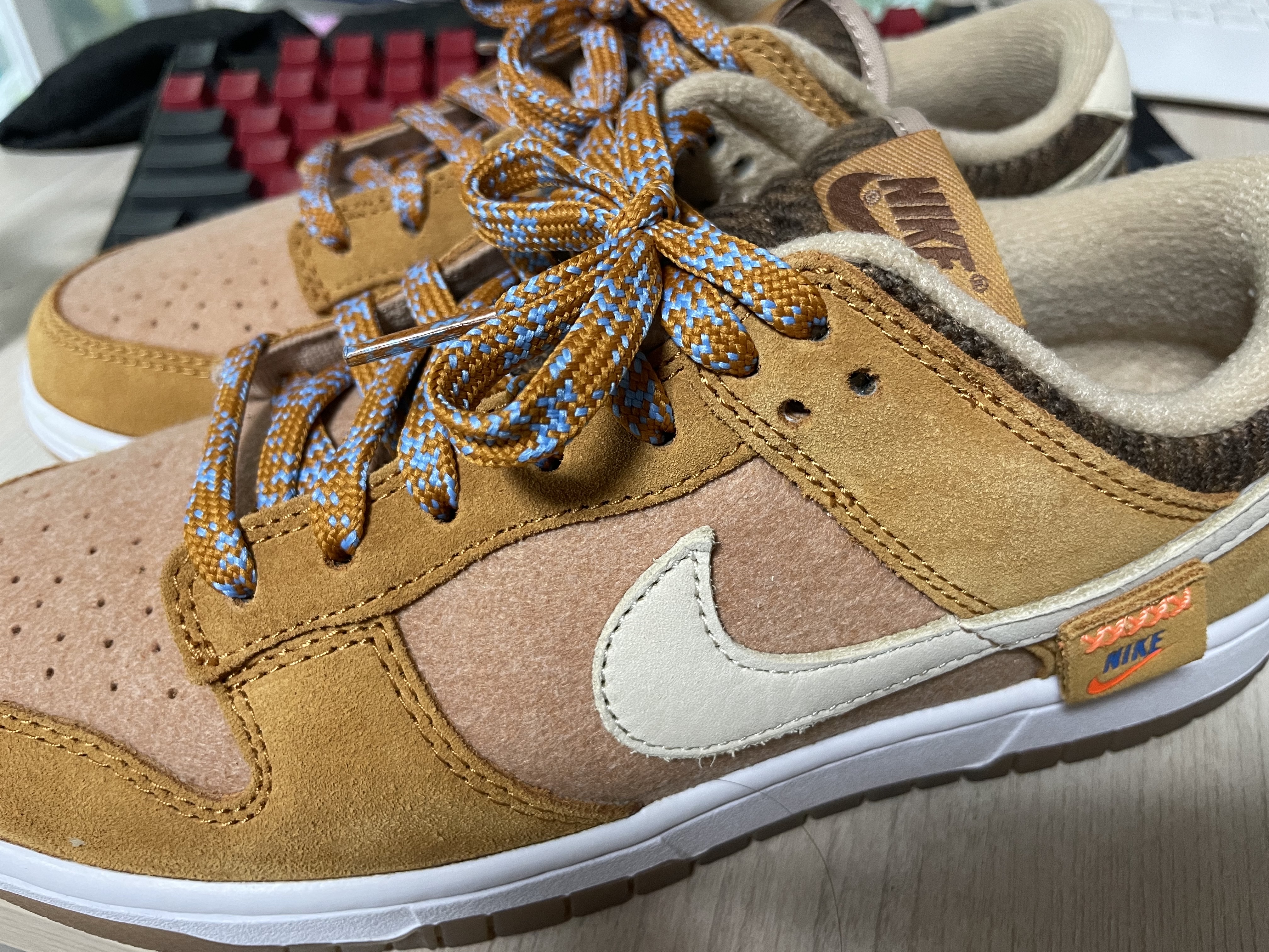Nike Dunk Low SE Praline Desert Ochre 착용 스타일