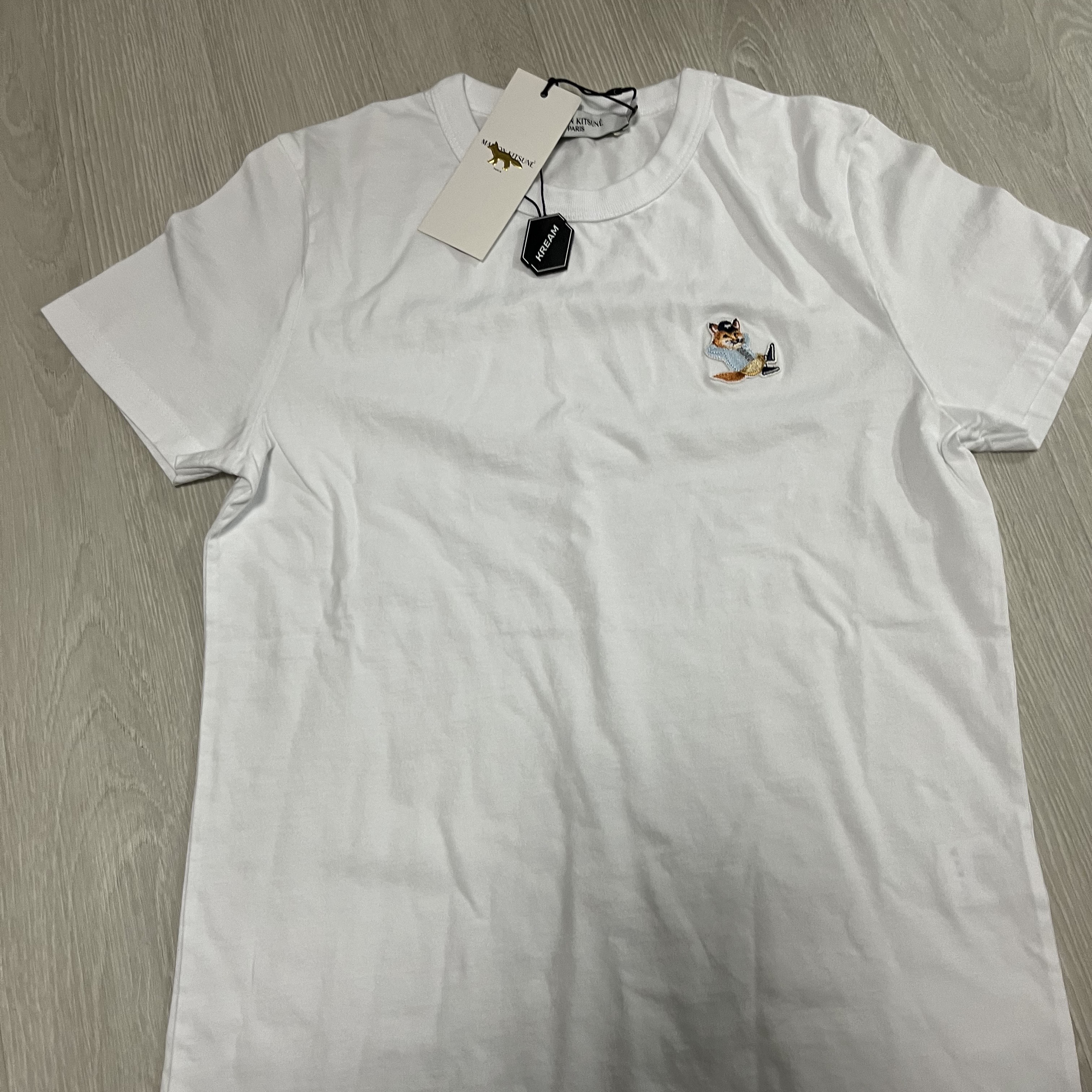 (W) Maison Kitsune Dressed Fox Patch Classic T-Shirt White 착용 스타일