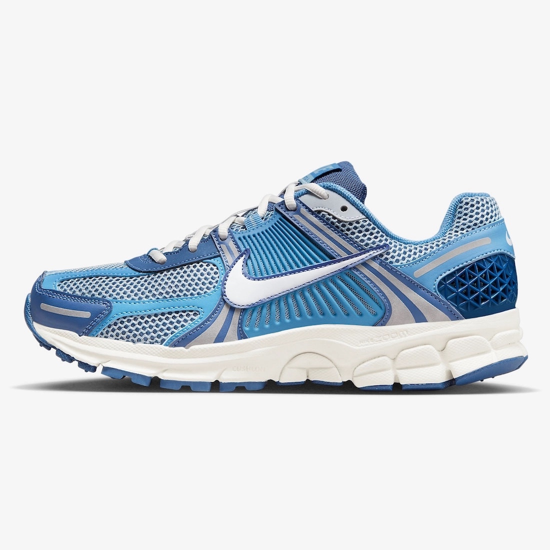 Nike Zoom Vomero 5 Mystic Navy and Worn Blue 착용 스타일 - 3