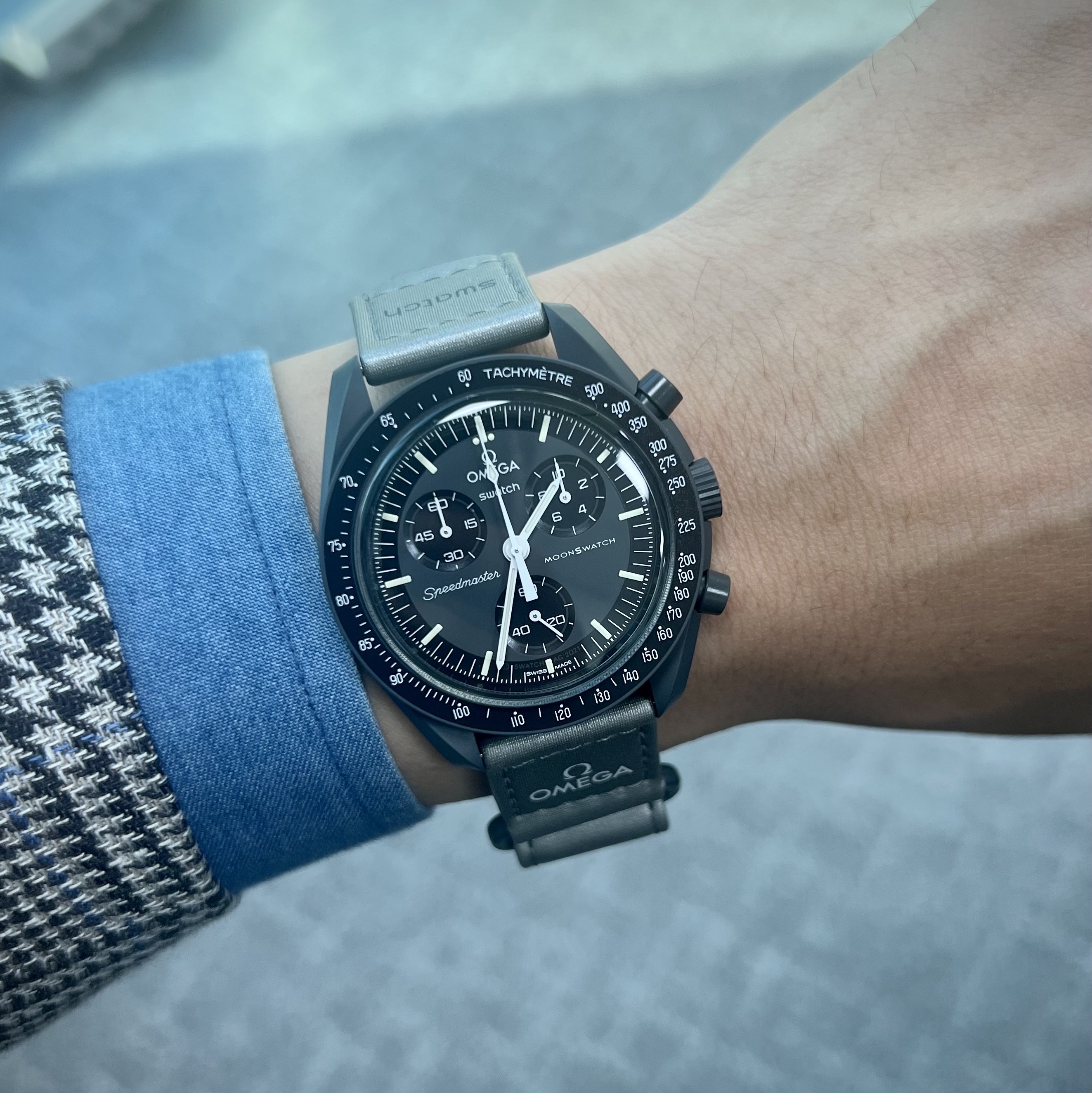 Swatch x Omega Bioceramic MoonSwatch Mission To Mercury 착용 스타일