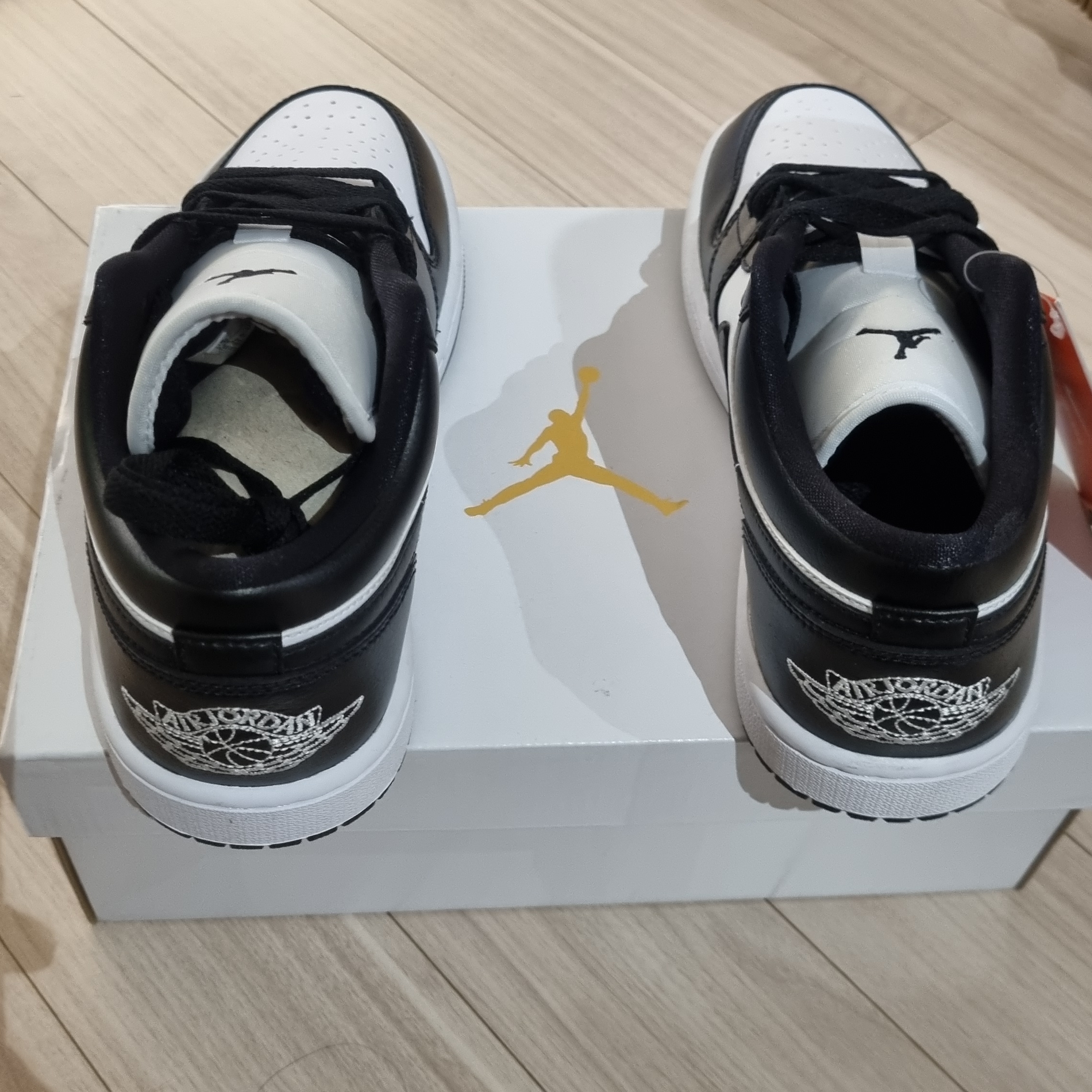 (W) Jordan 1 Low Black and White 착용 스타일 - 2