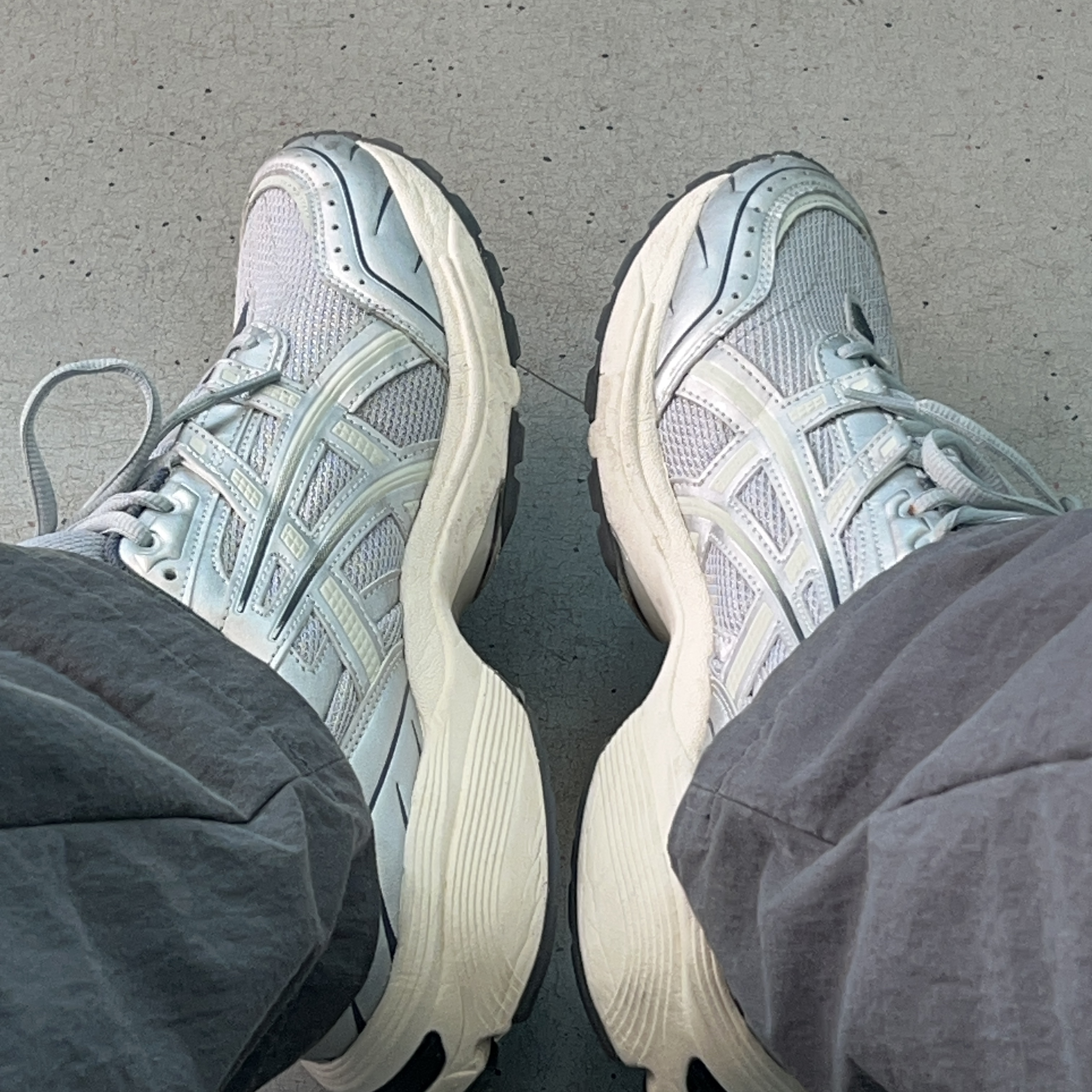 Asics Gel-1090 Piedmont Grey 착용 스타일