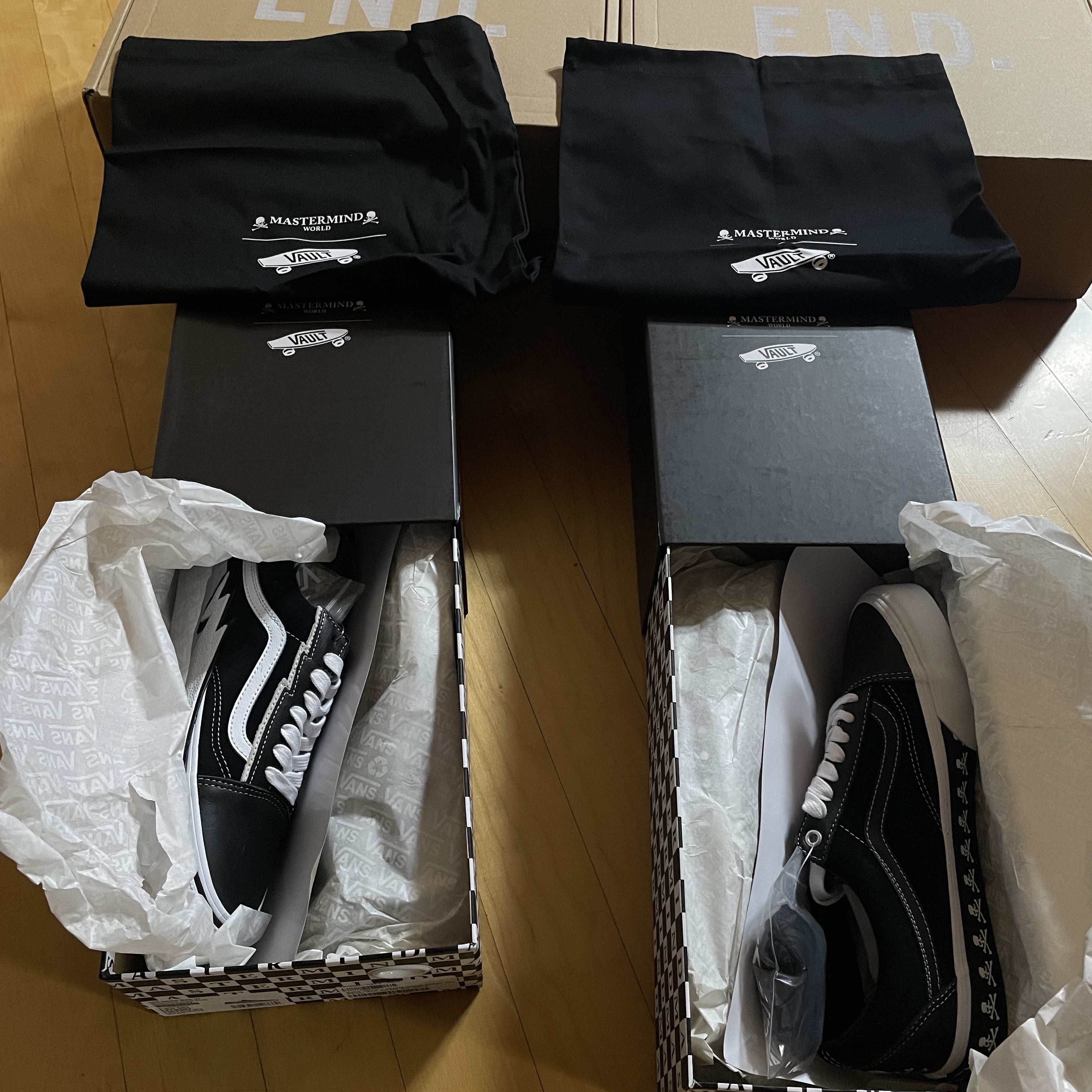 Vans Vault x Mastermind World Old Skool Bolt Black, Vans Vault x Mastermind OG Old Skool LX Black 착용 스타일