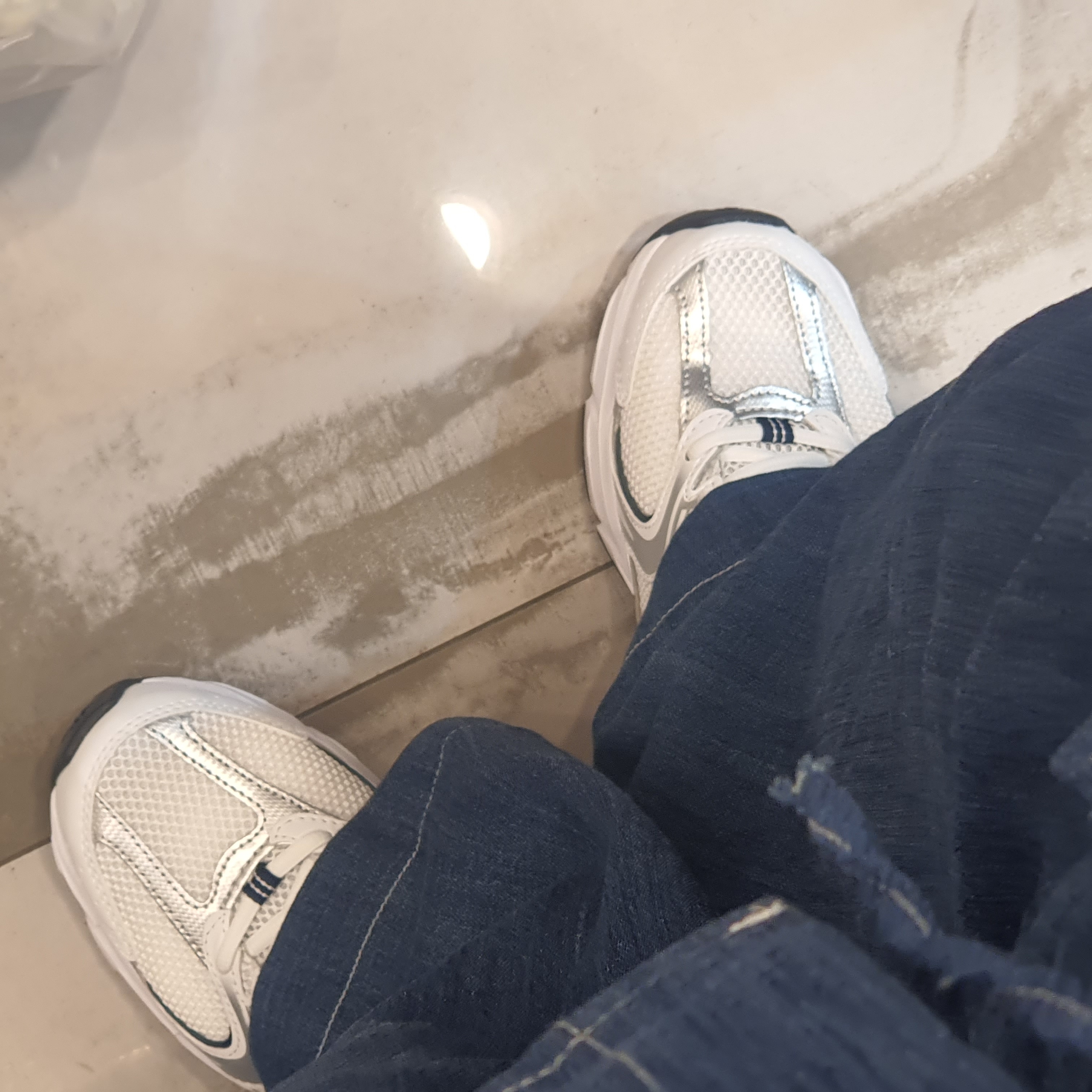 New Balance 530 White 착용 스타일 - 3