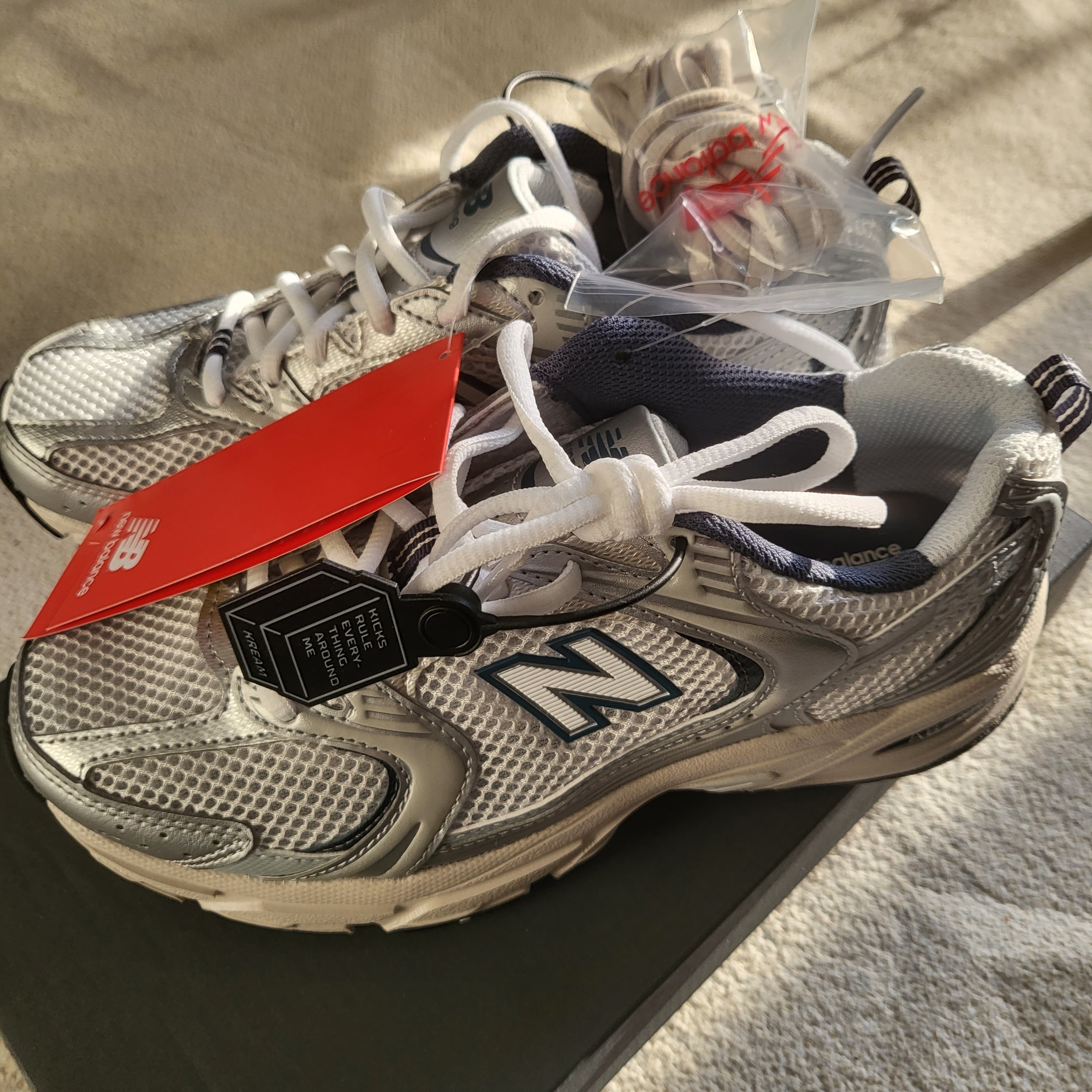 New Balance 530 Steel Grey 착용 스타일