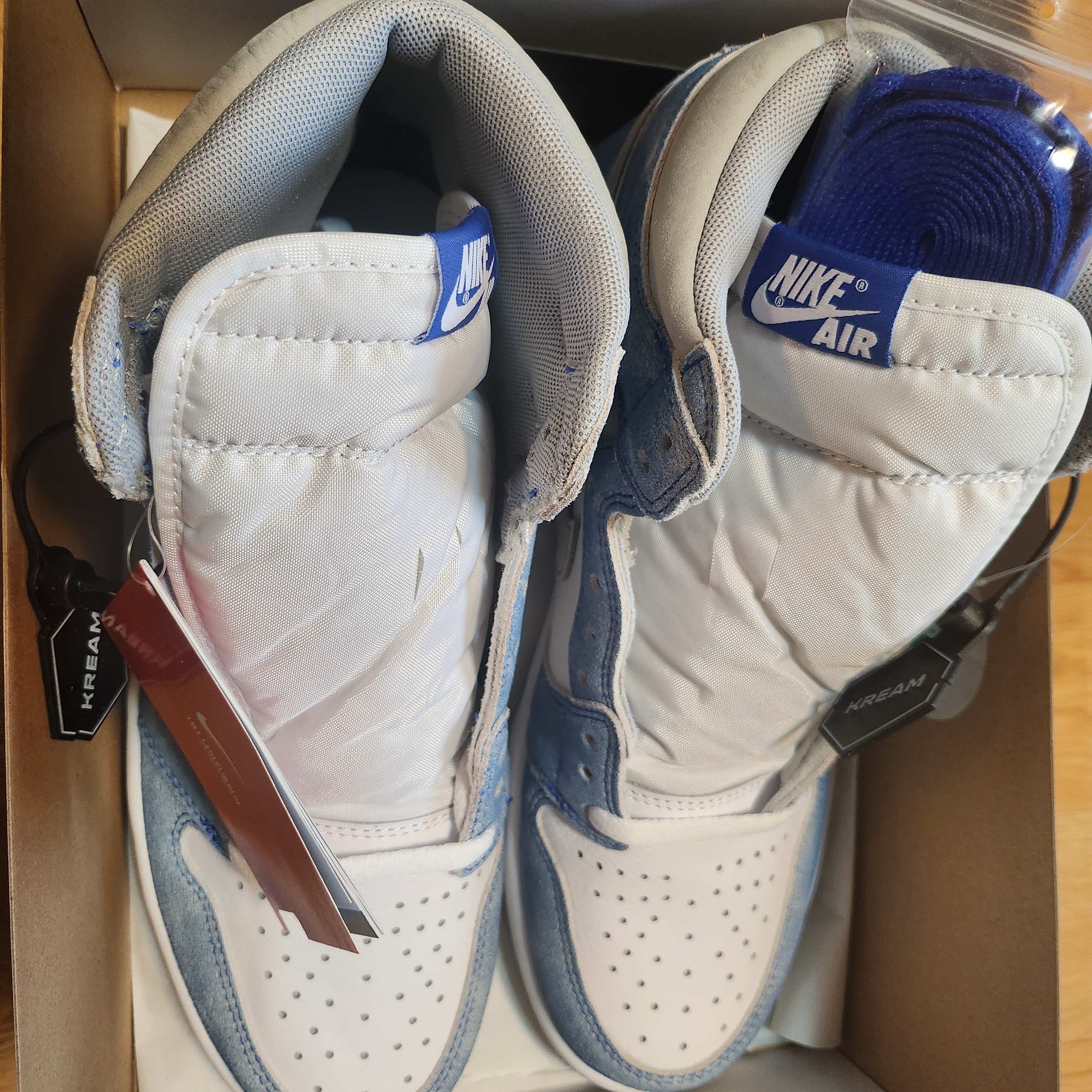 Jordan 1 Retro High OG Hyper Royal 착용 스타일 - 2