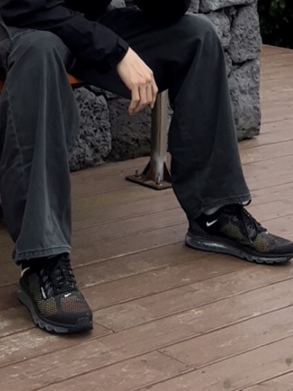 Nike x Stussy Air Max 2013 Black 착용 스타일 - 3