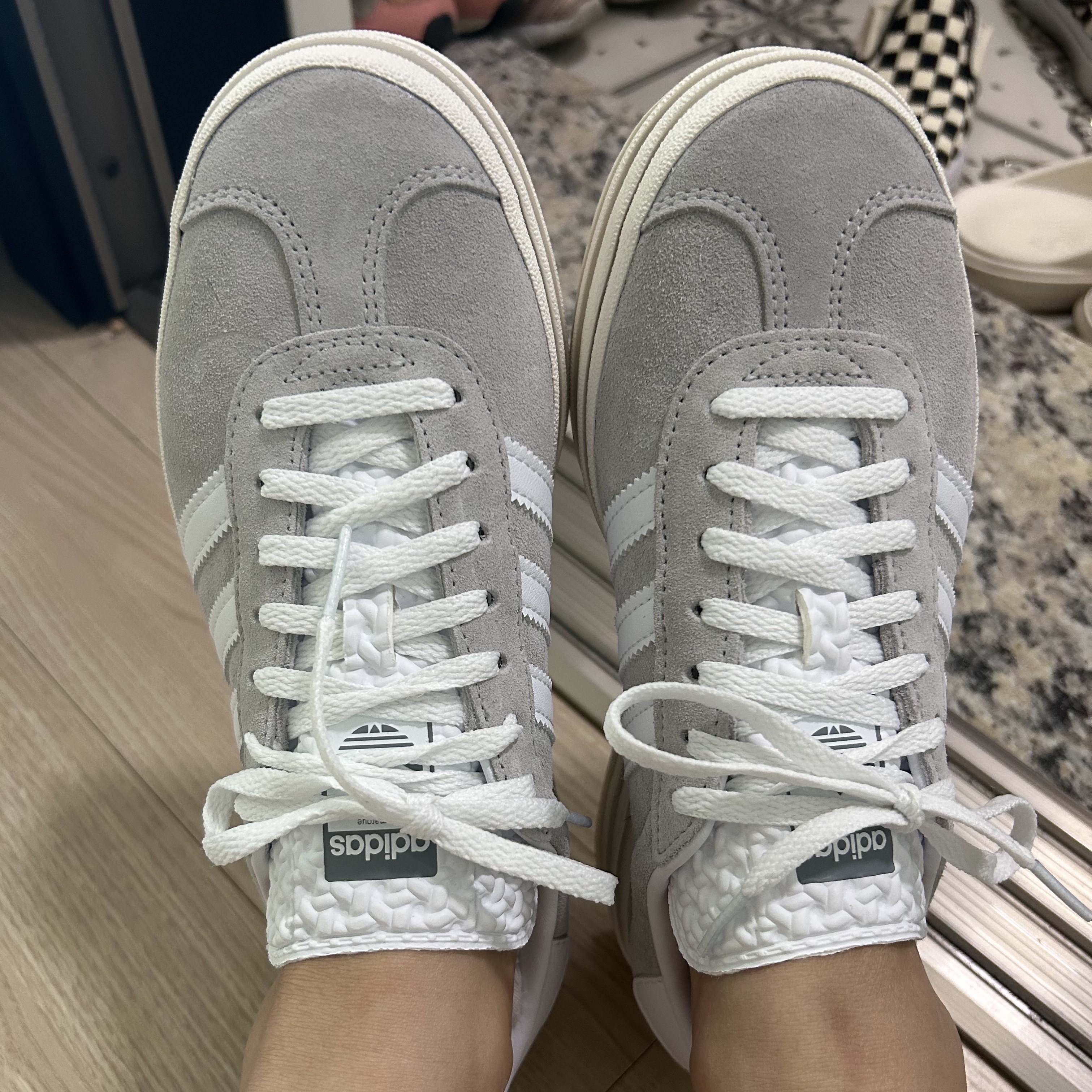 (W) Adidas Gazelle Bold Grey Cloud White 착용 스타일