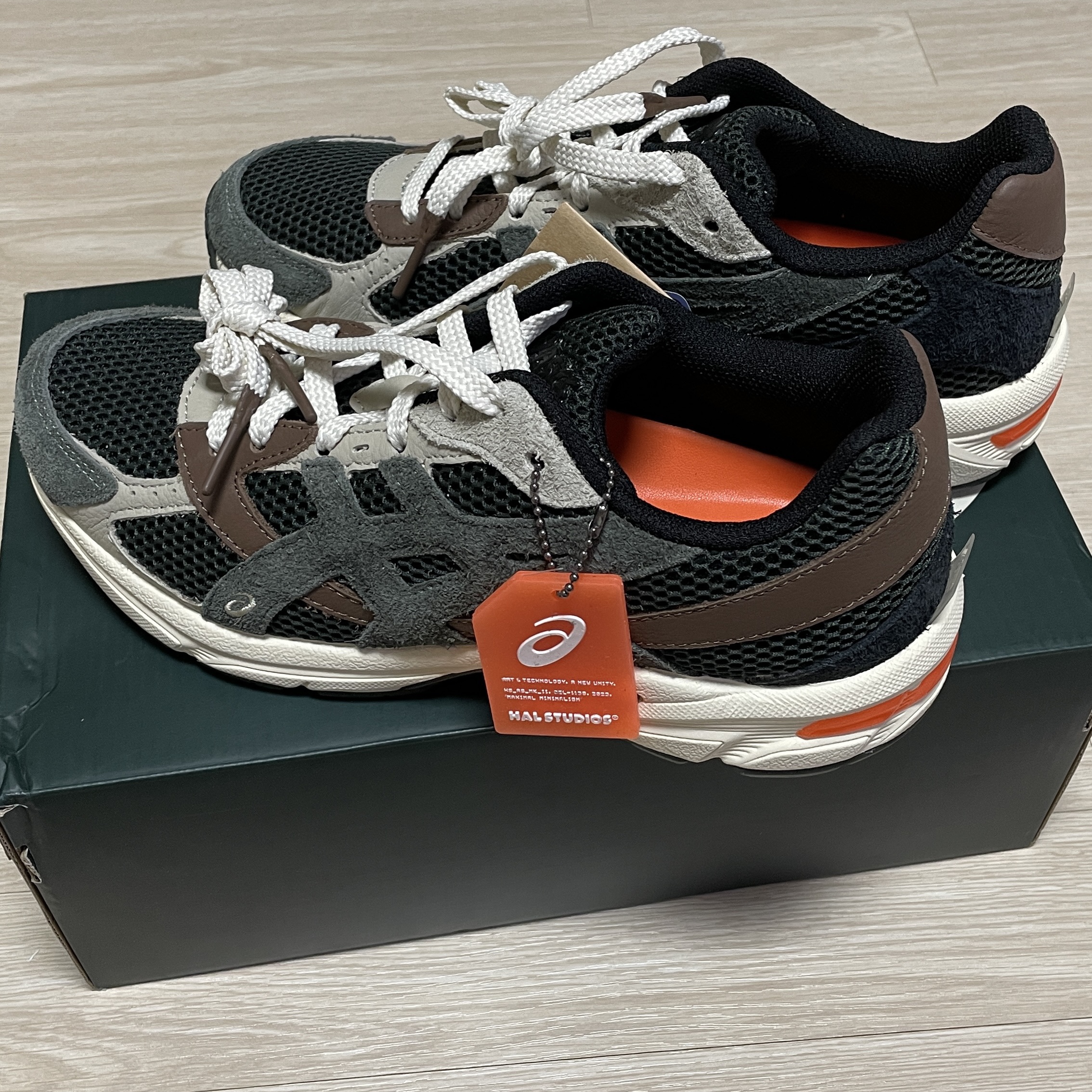 Asics x Hal Studios Gel-1130 MK-II Forest 착용 스타일 - 1
