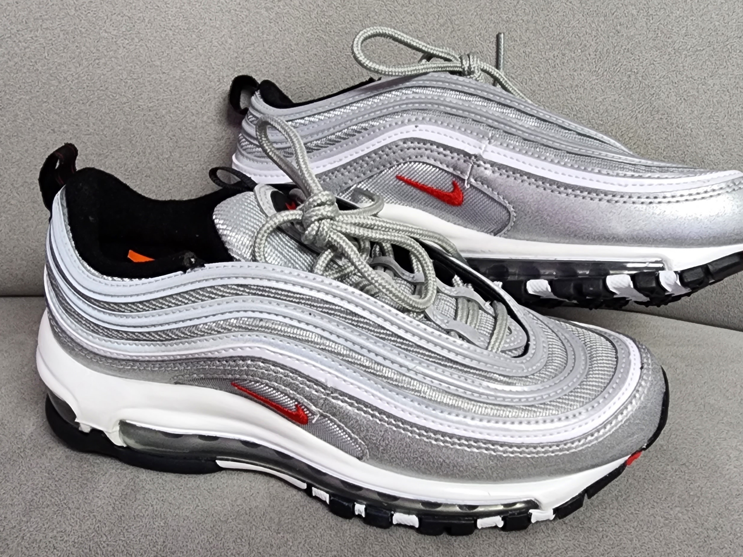 (W) Nike Air Max 97 OG Silver Bullet 2022 착용 스타일 - 3