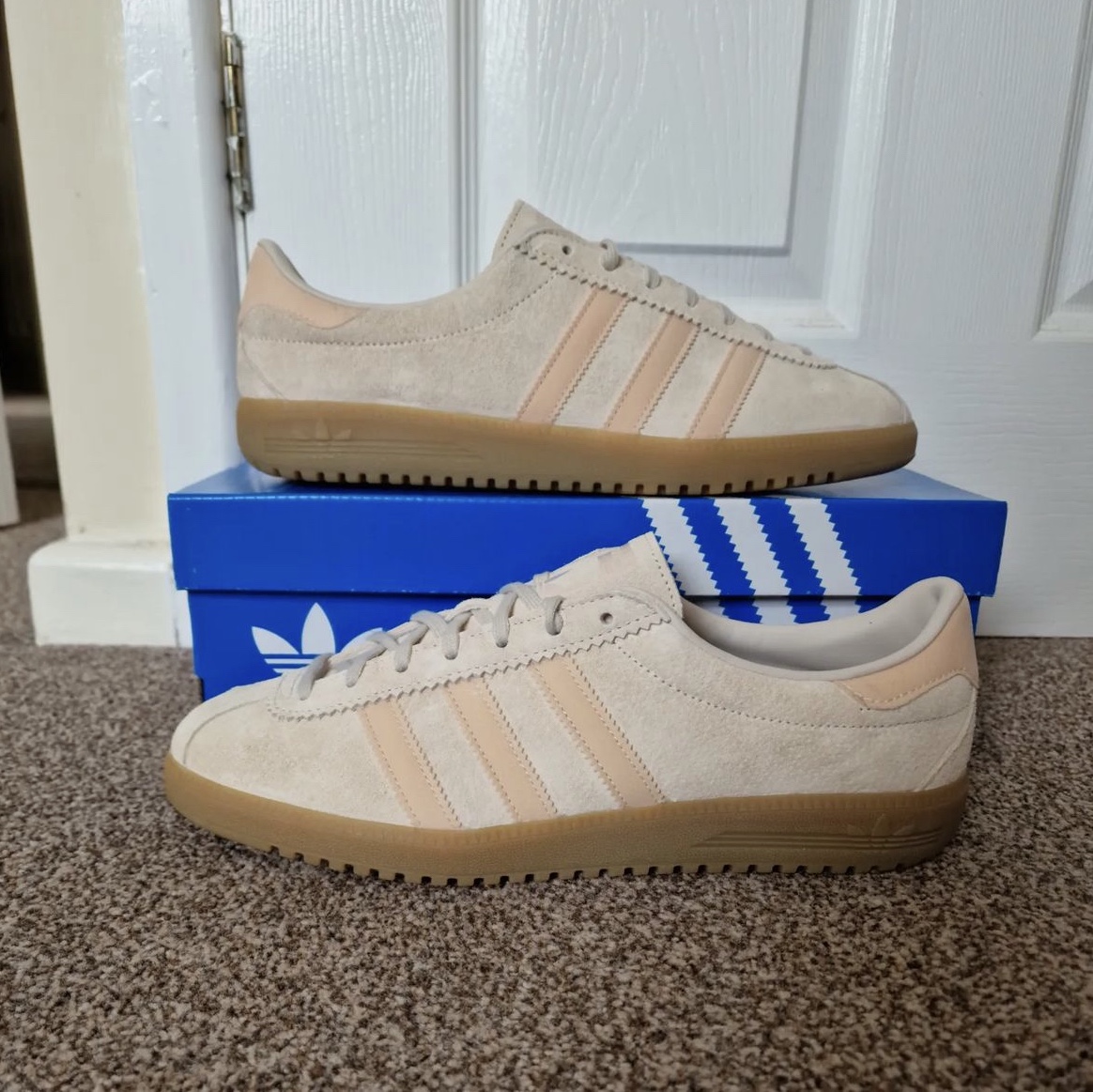 Adidas Bermuda Wonder White 착용 스타일 - 2