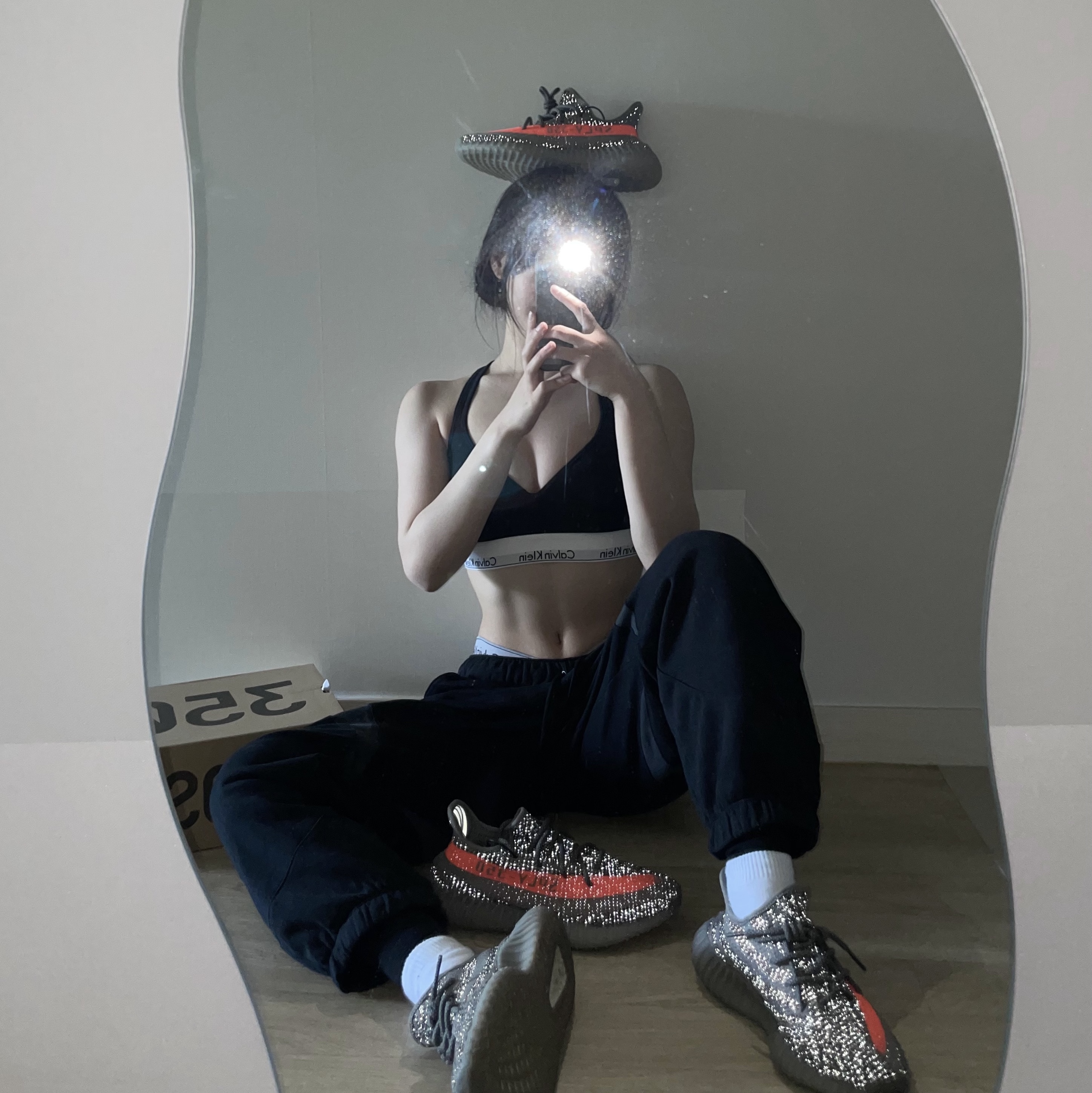 Adidas Yeezy Boost 350 V2 Beluga - Reflective 착용 스타일 - 2