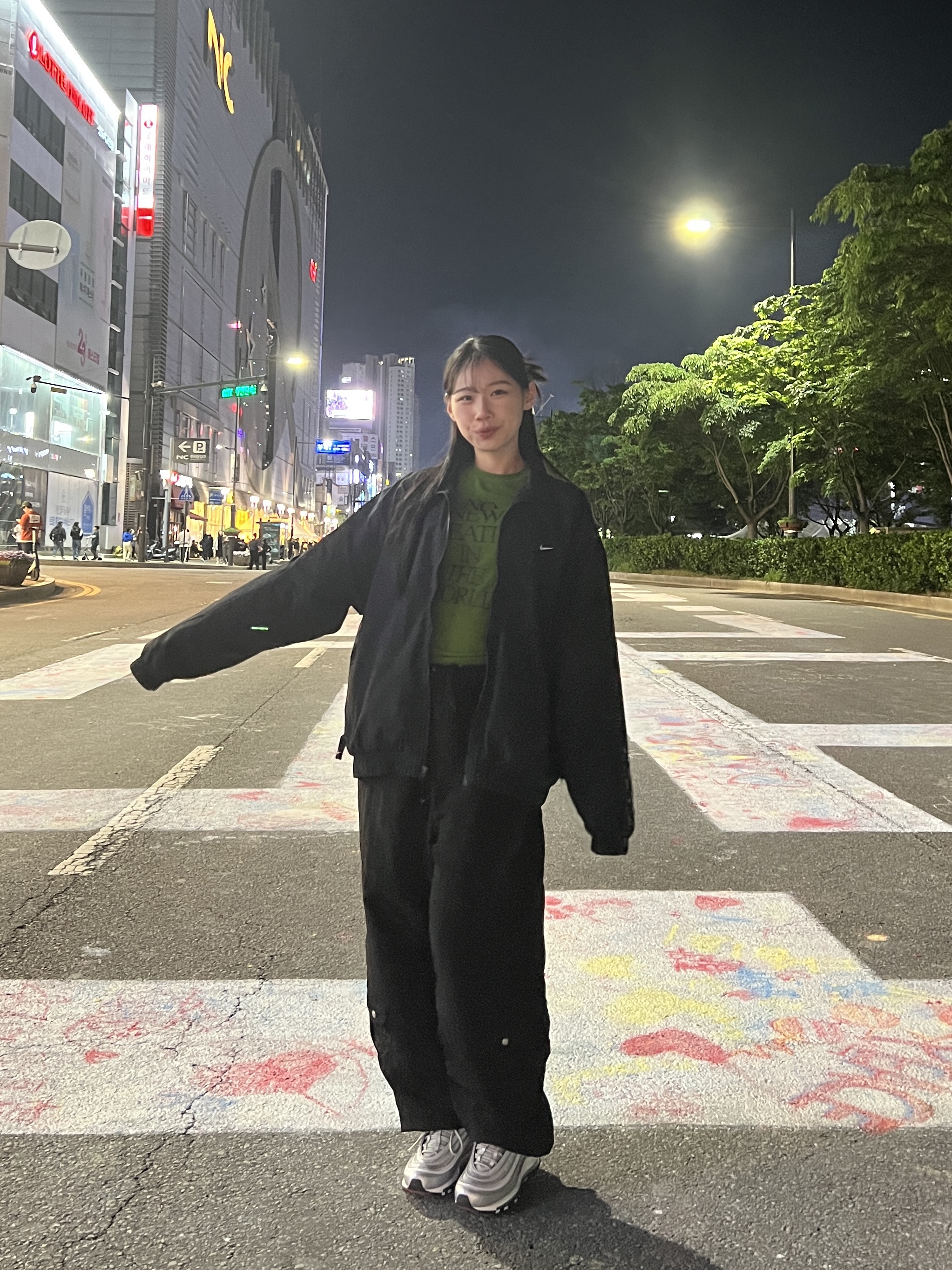 Nike Air Max 97 OG Silver Bullet 2022, Nike NRG Solo Swoosh Woven Track Jacket Black - Asia 착용 스타일 - 1