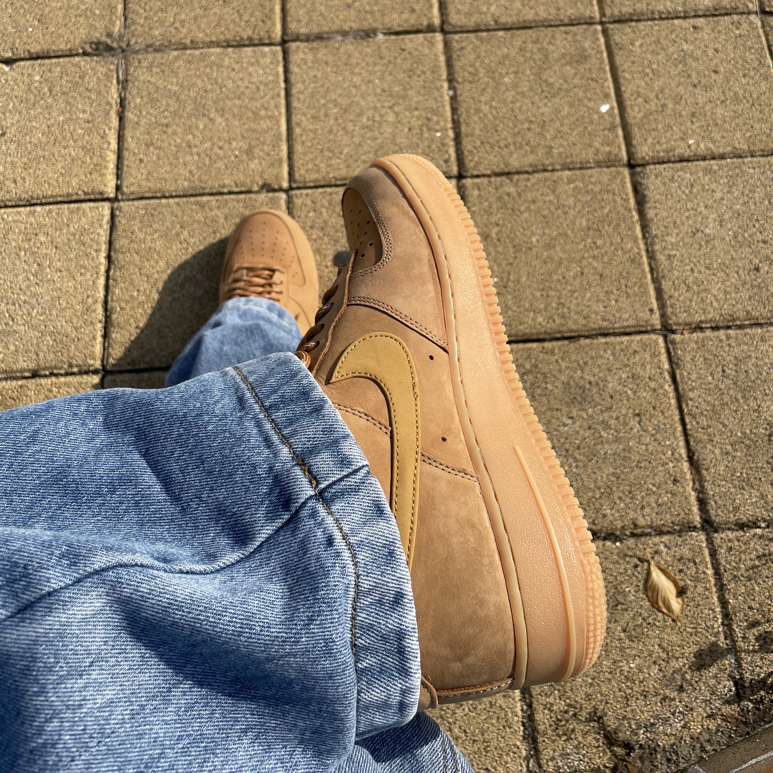 Nike Air Force 1 '07 WB Flax 착용 스타일 - 3