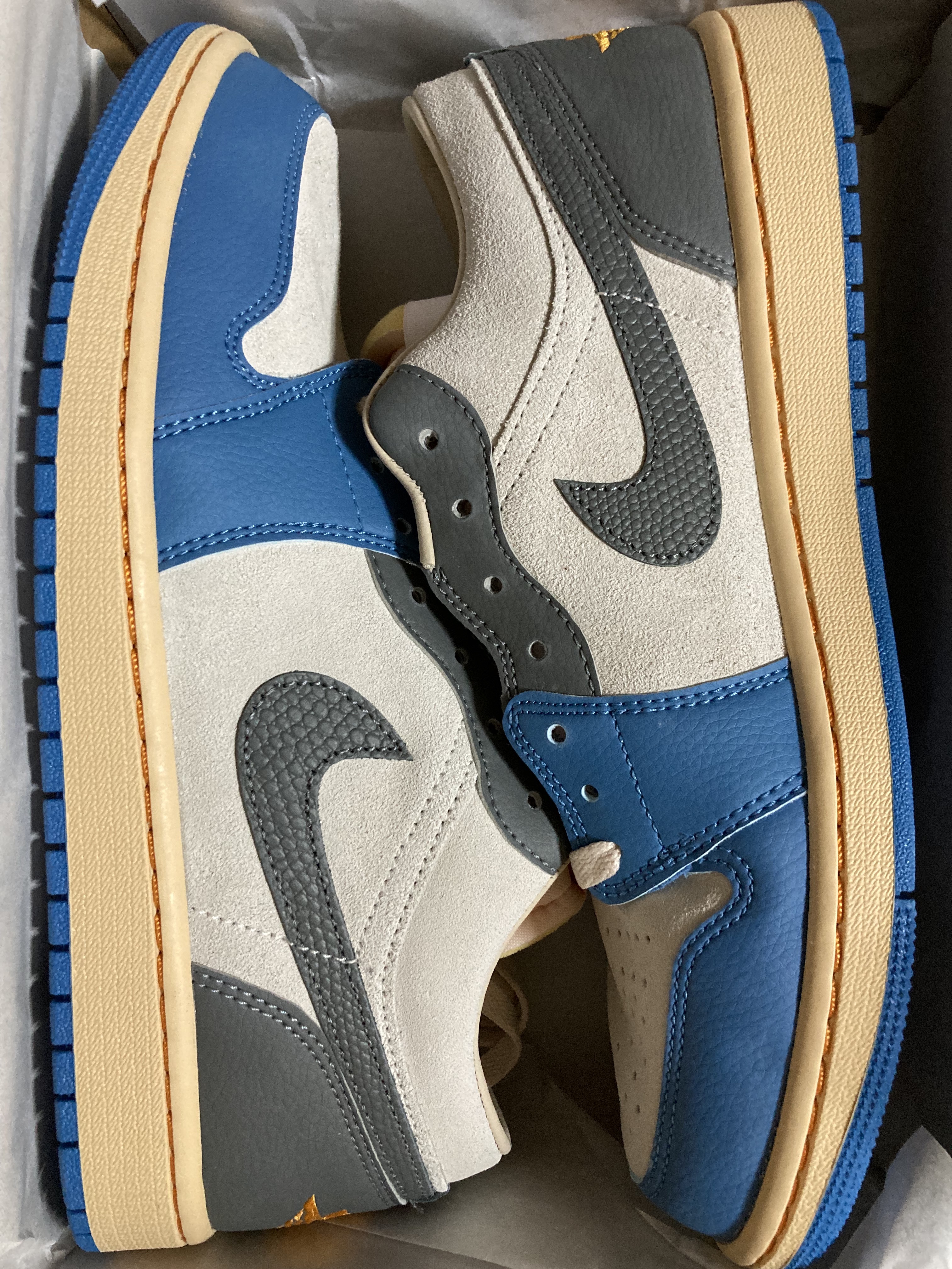 Jordan 1 Low SE Tokyo 96 착용 스타일