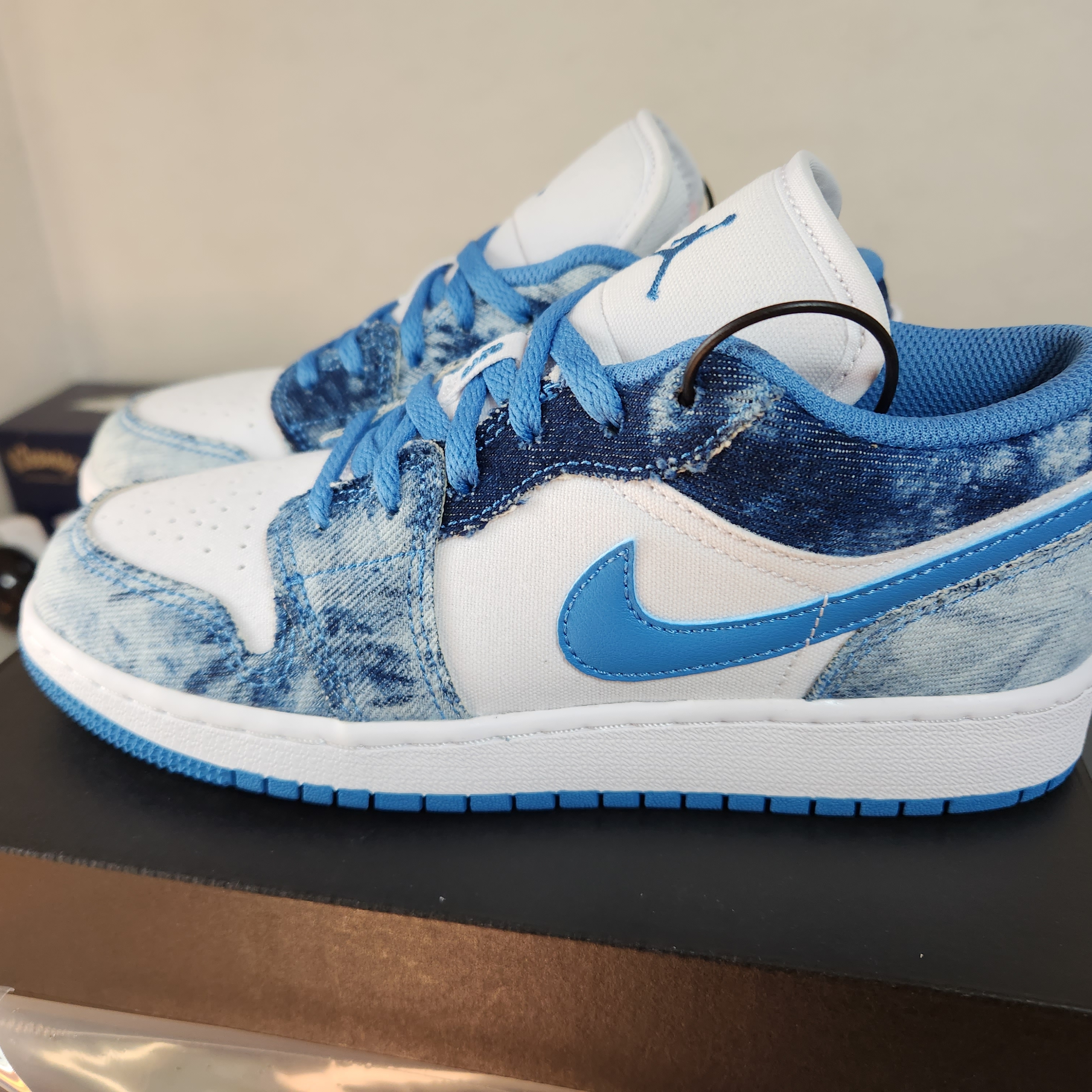 (GS) Jordan 1 Low Washed Denim 착용 스타일 - 2