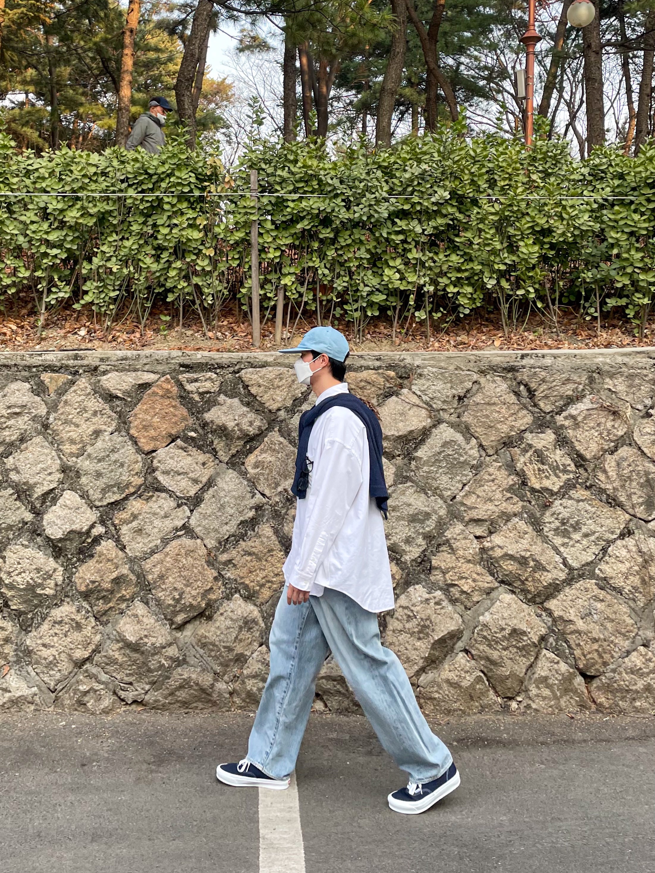 Comoli 5P Denim Pants Bleach - 23SS, Vans Vault OG Authentic LX Navy 착용 스타일 - 3