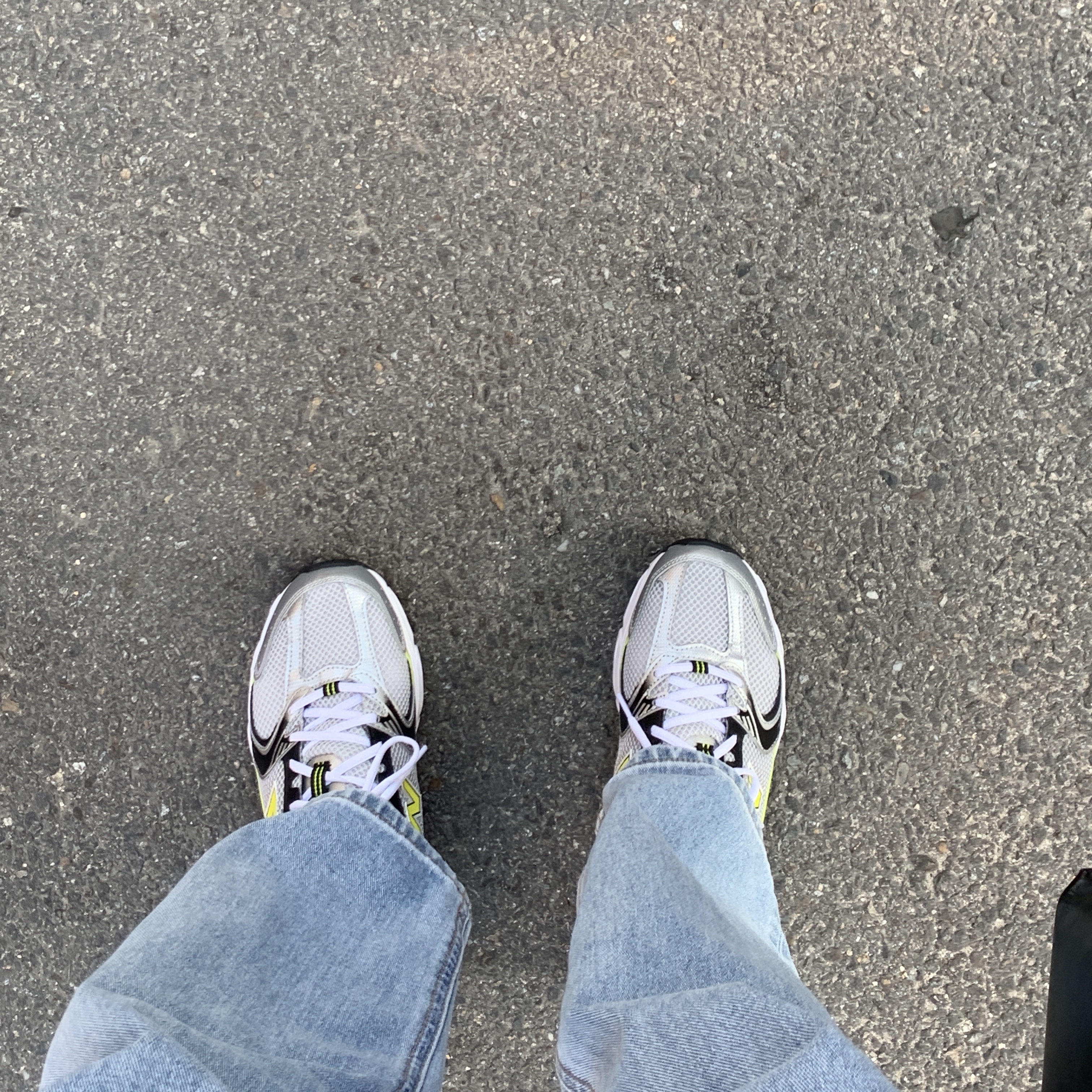 New Balance 530 Silver 착용 스타일