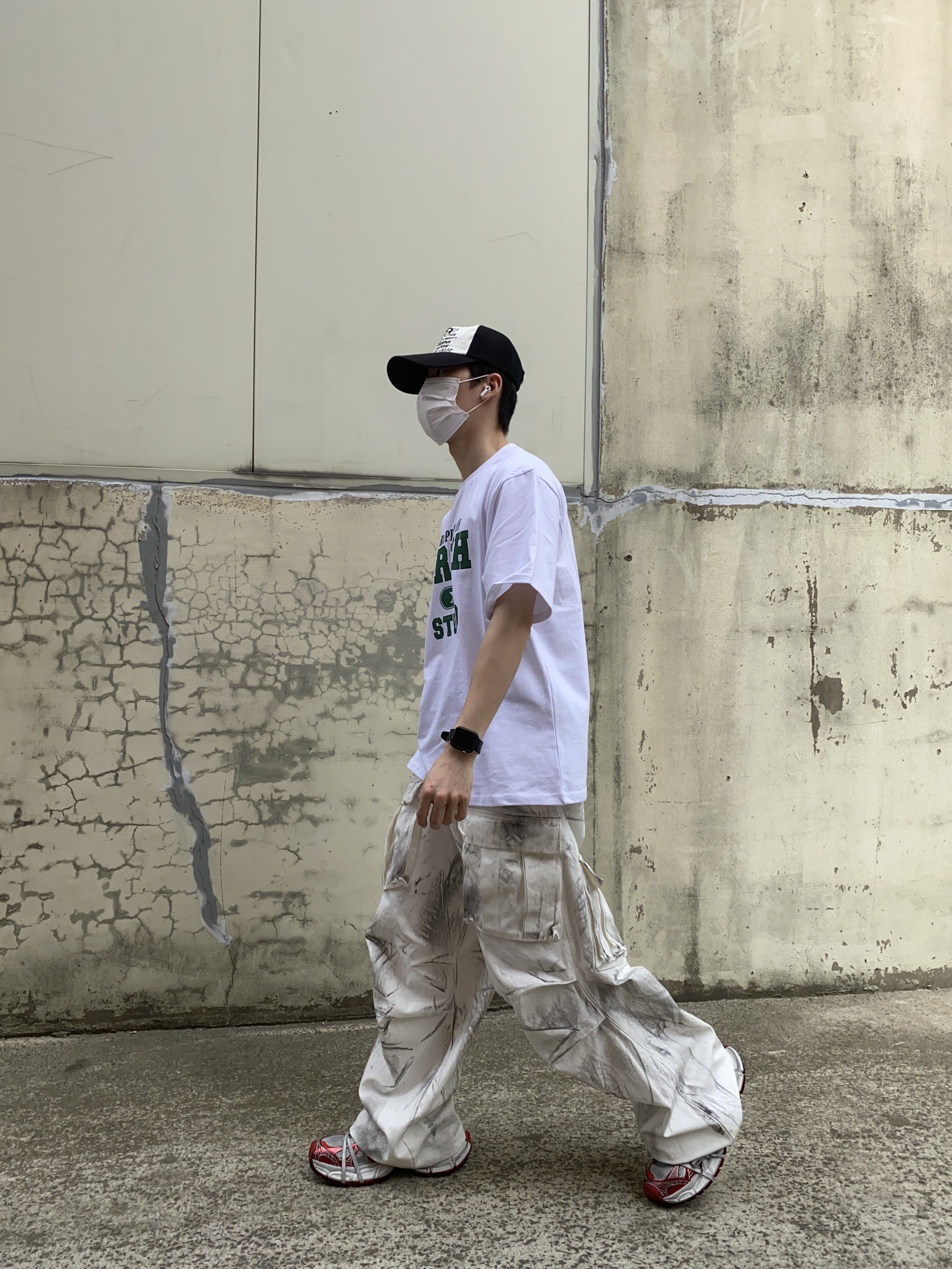 Balenciaga 3XL Sneakers White Red 착용 스타일 - 3