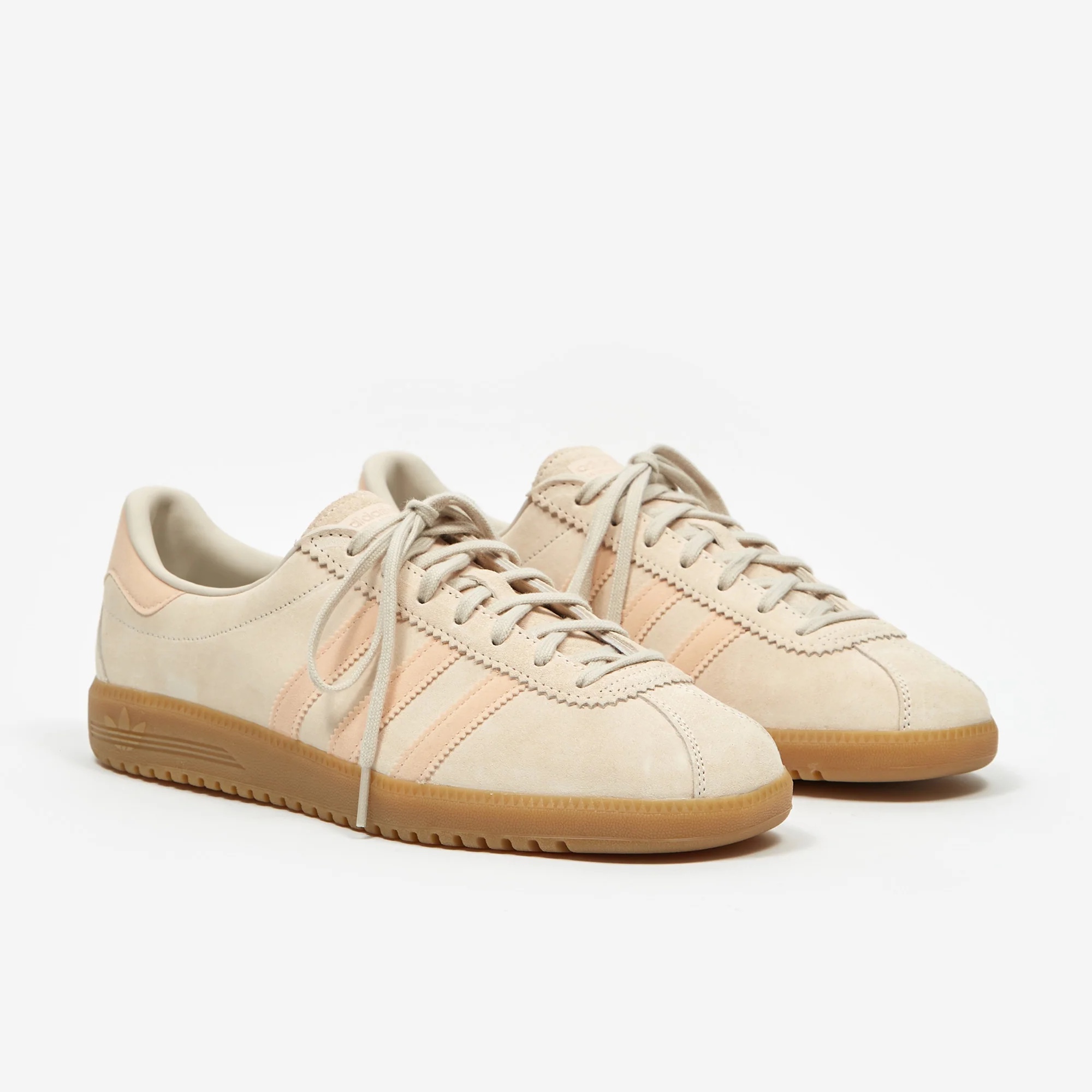 Adidas Bermuda Wonder White 착용 스타일 - 2