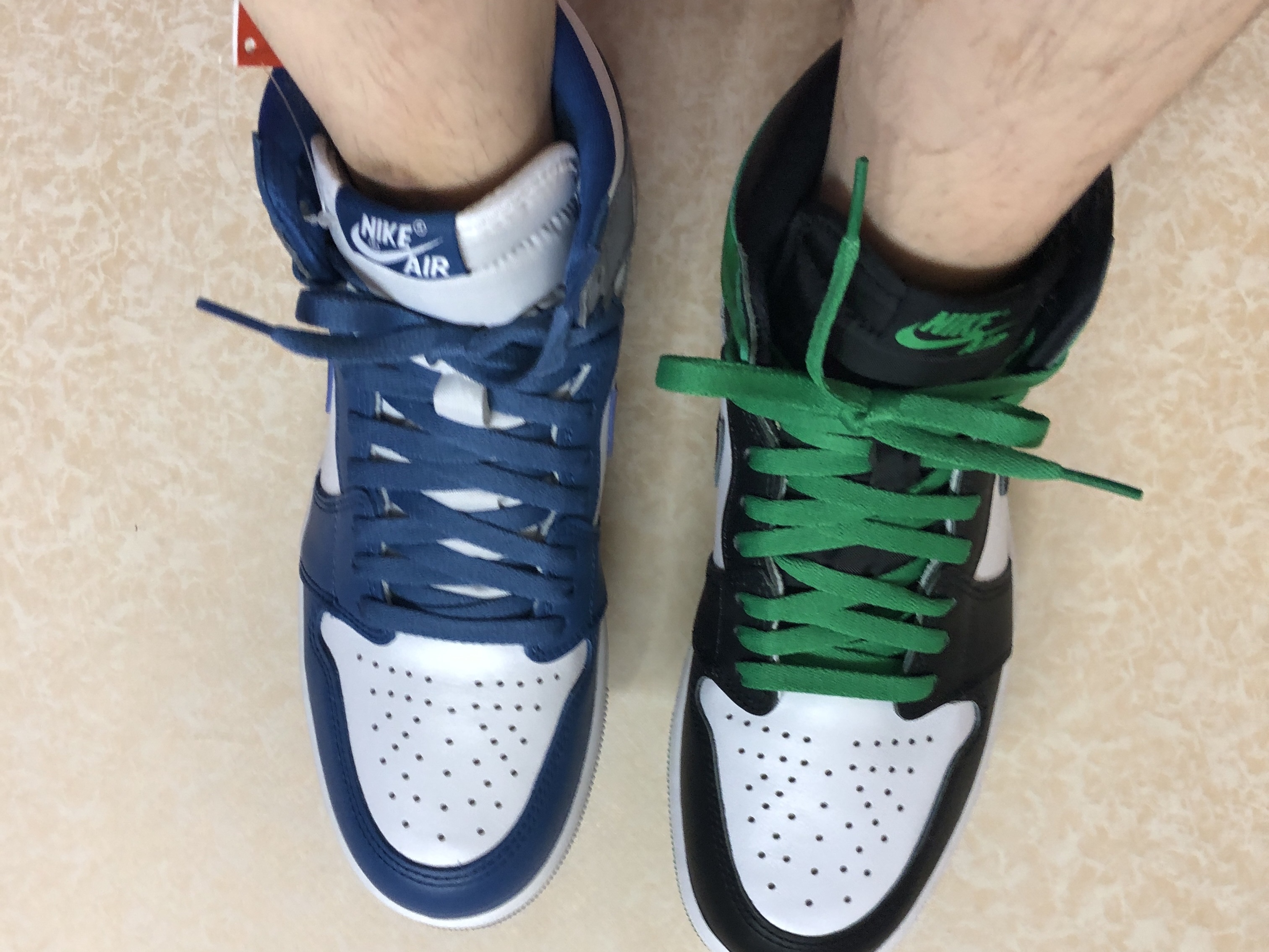 Jordan 1 Retro High OG Black and Lucky Green, Jordan 1 Retro High OG True Blue 착용 스타일 - 2